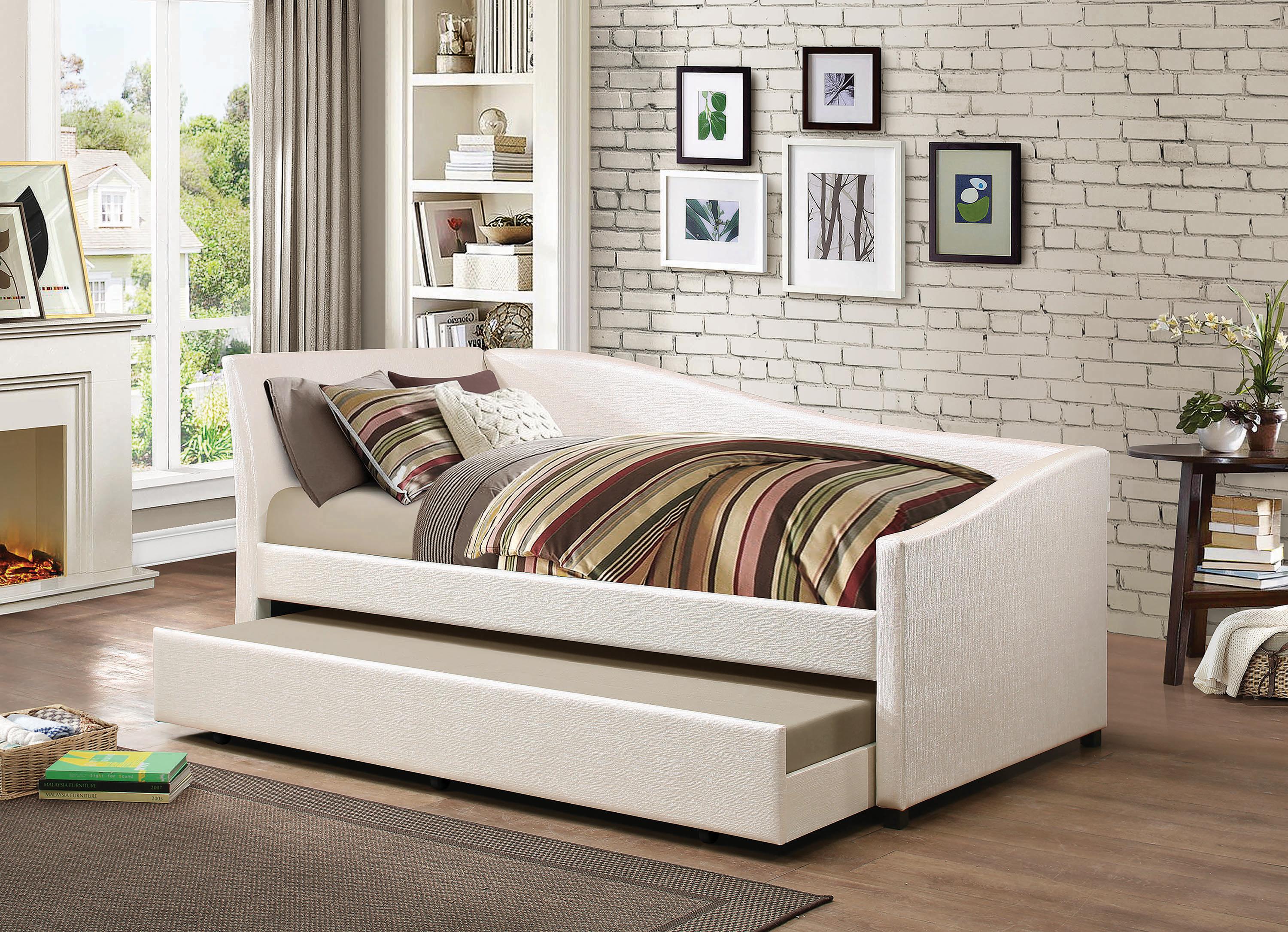 

    
Contemporary Ivory Leatherette Twin Daybed w/Trundle Coaster 300509
