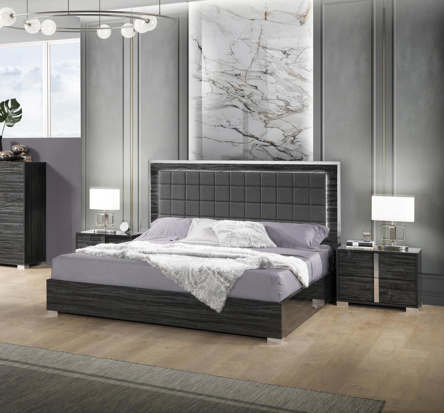 Contemporary Platform Bedroom Set Alice 15546-EK-3PC in Gray Leatherette