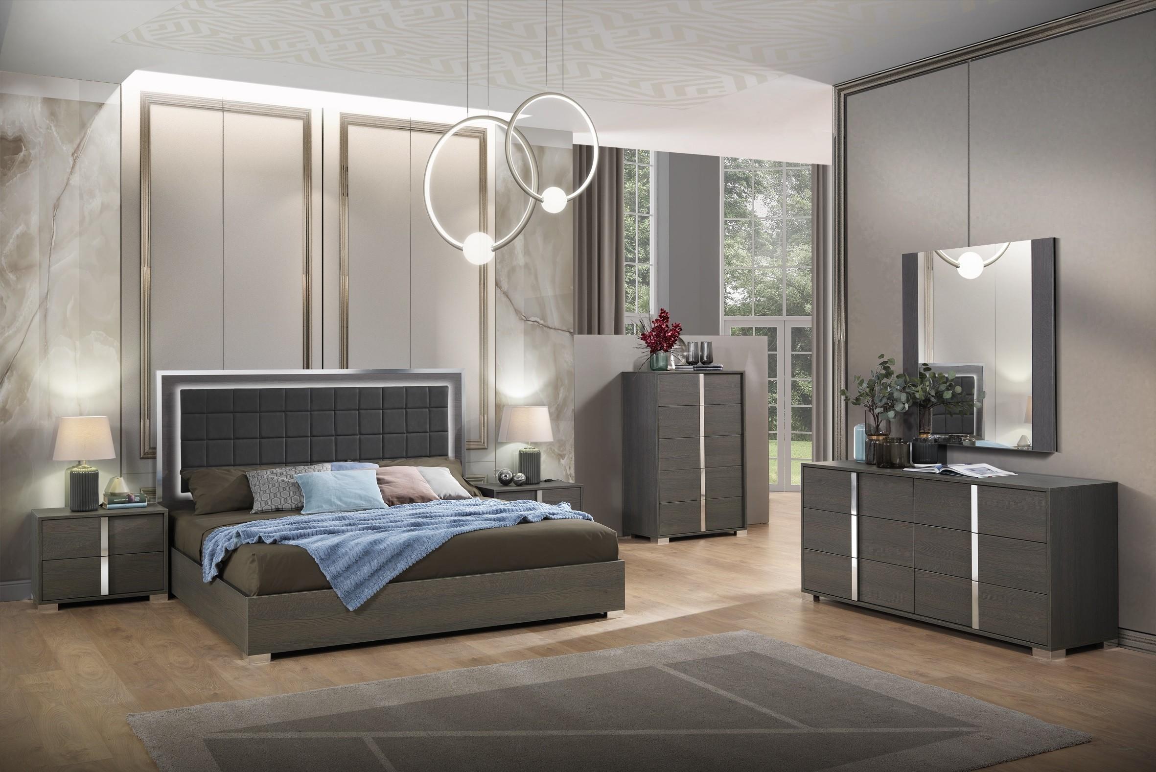 

                    
J&M Furniture Alice Platform Bedroom Set Gray Leatherette Purchase 
