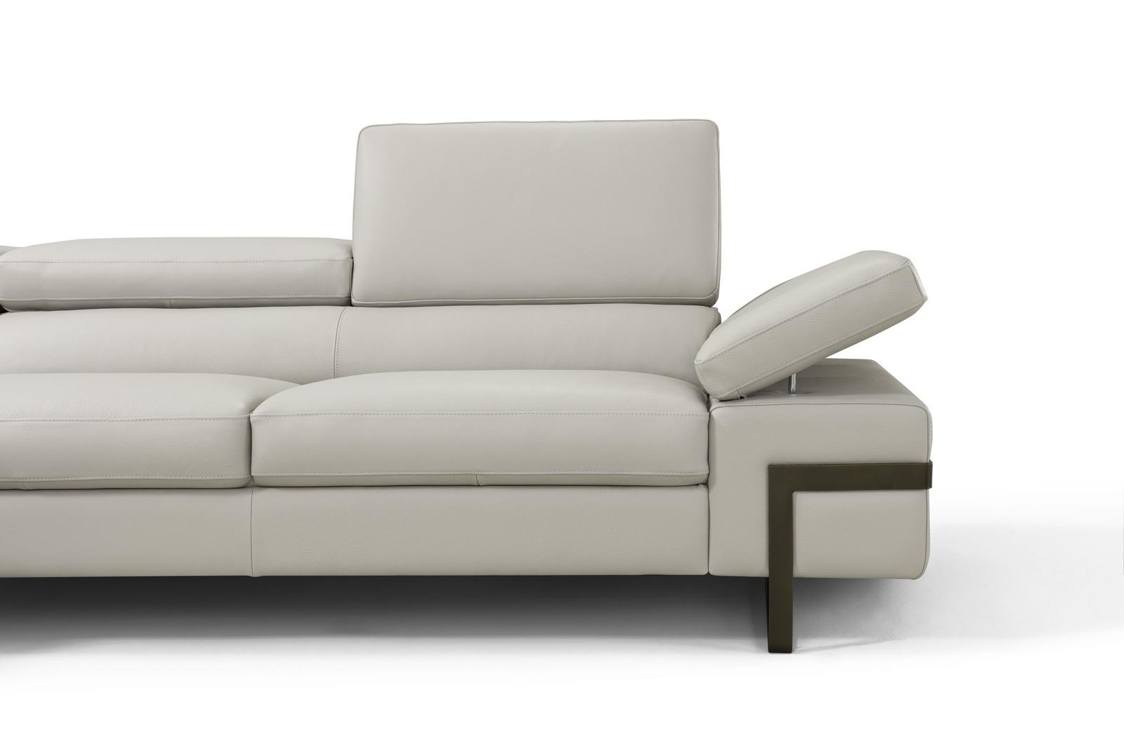 

    
17774 J&M Furniture Sectional Sofa
