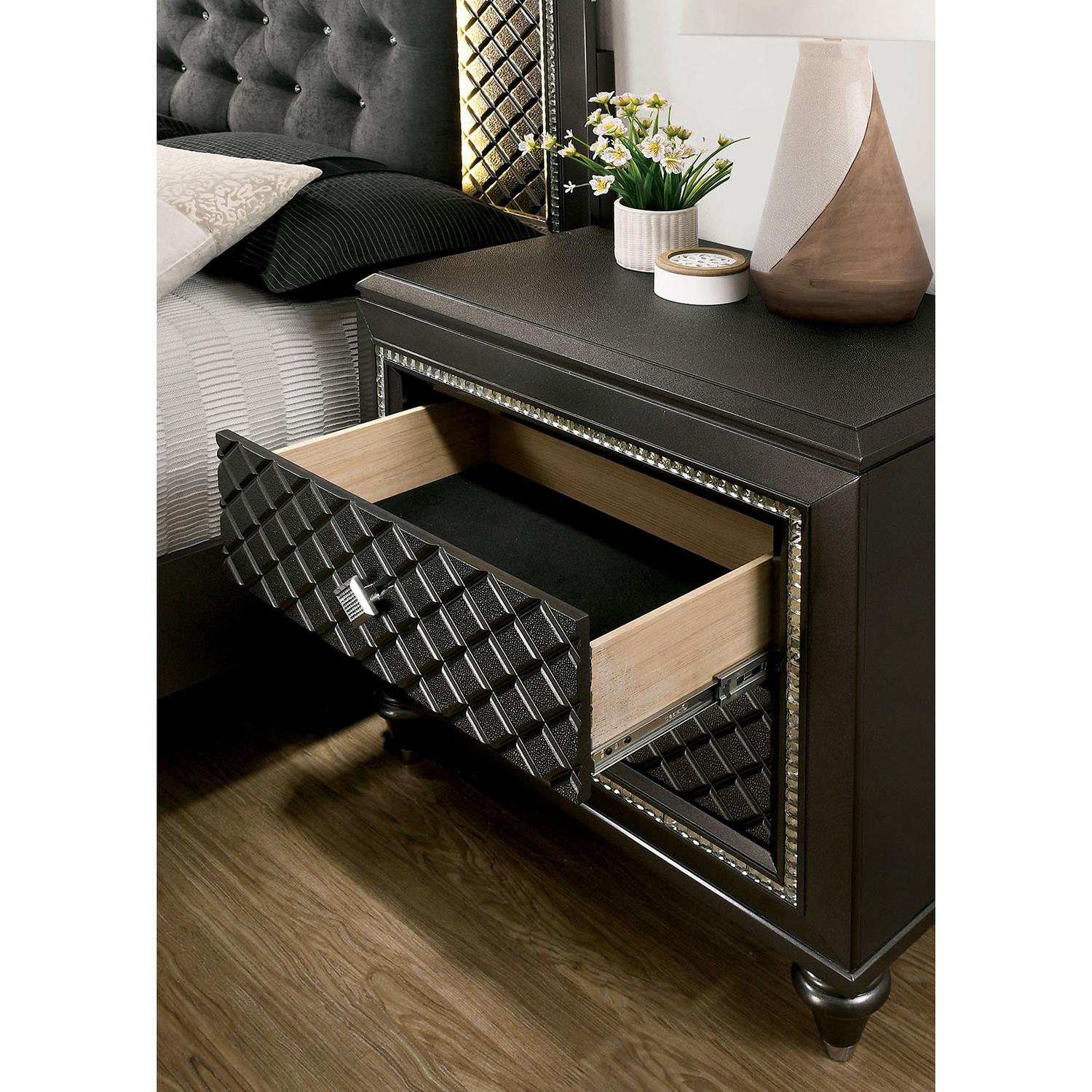 

    
CM7584-CK-6PC Contemporary Metallic Gray Solid Wood CAL Bedroom Set 6pcs Furniture of America CM7584-CK Demetria
