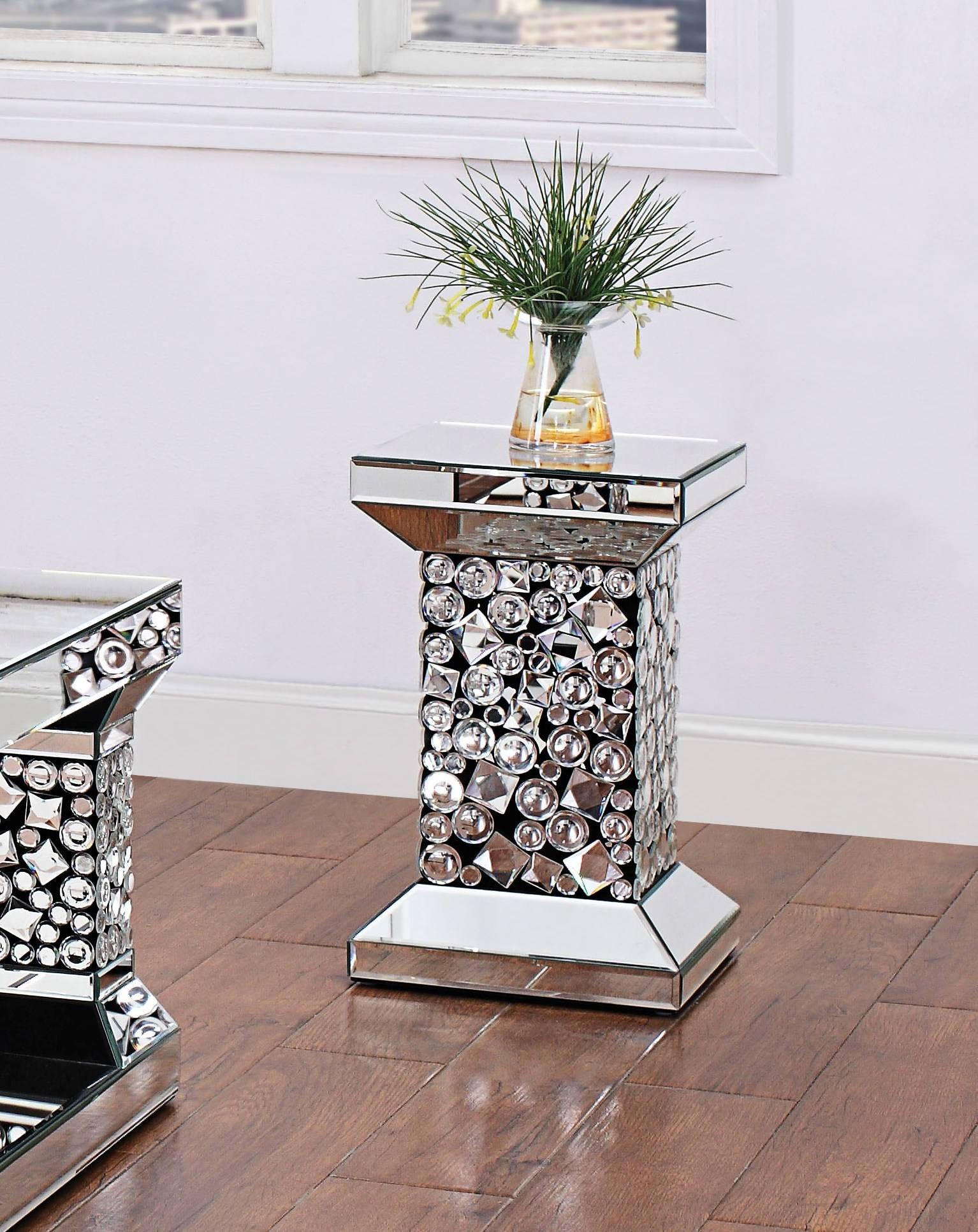 

    
Contemporary Mirrored & Faux Gems End Table by Acme Kachina 81427
