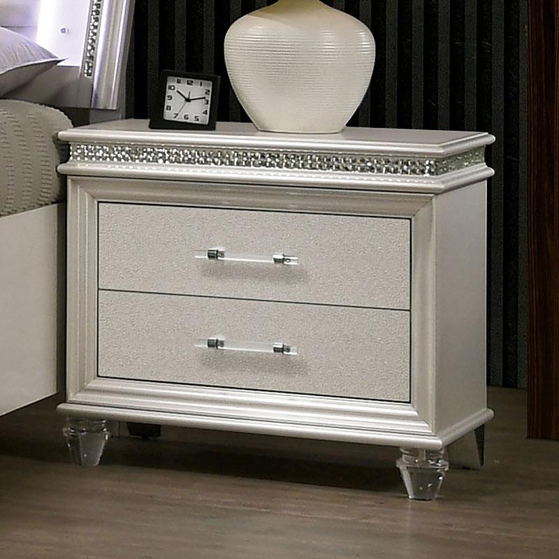 

    
Contemporary Pearl White Solid Wood Nightstand Furniture of America CM7899N Maddie

