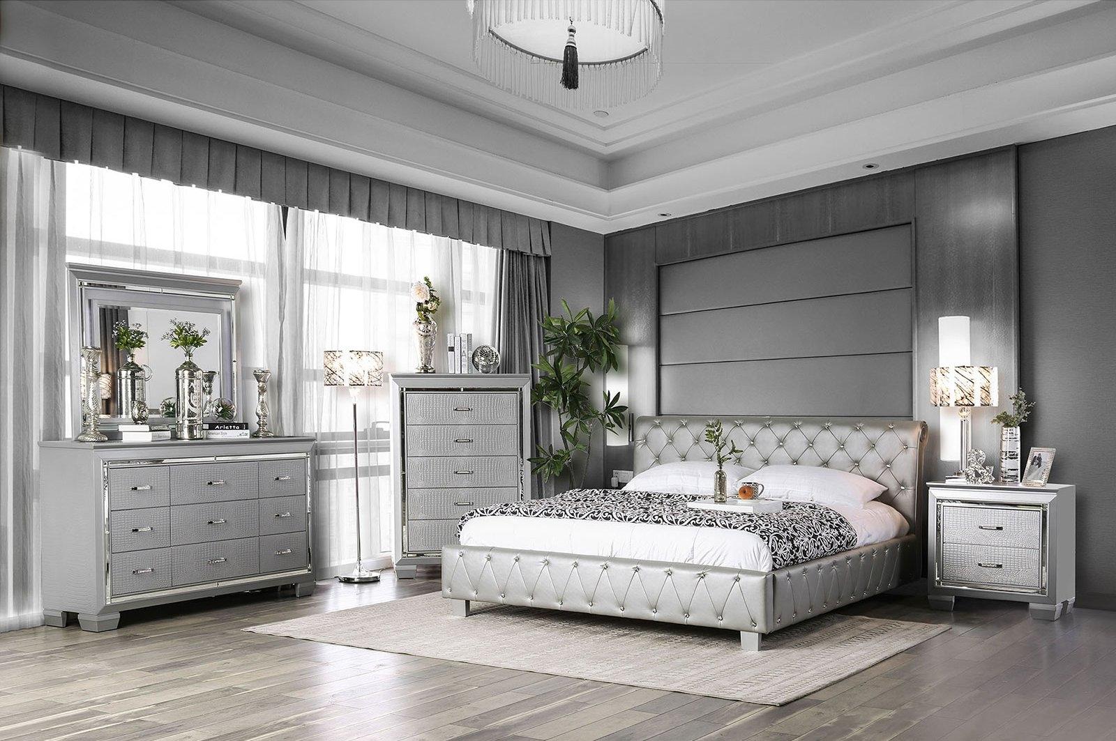 

    
Contemporary Silver Solid Wood CAL Bedroom Set 5pcs Furniture of America CM7056SV-CK Juilliard
