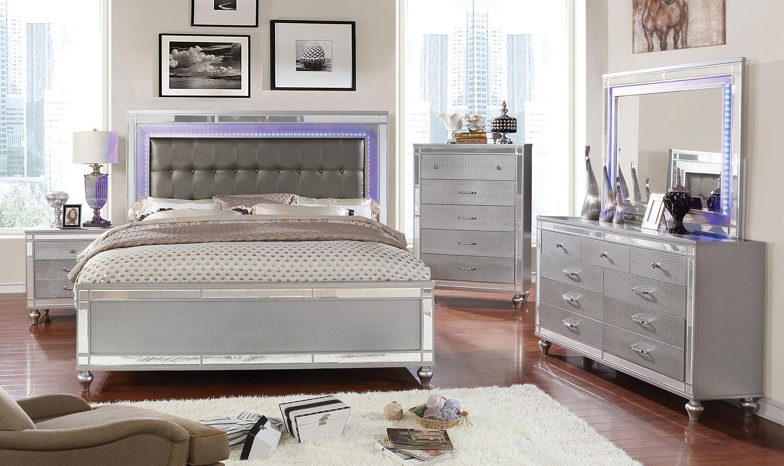 

    
Contemporary Silver Solid Wood CAL Bedroom Set 5pcs Furniture of America CM7977SV Brachium
