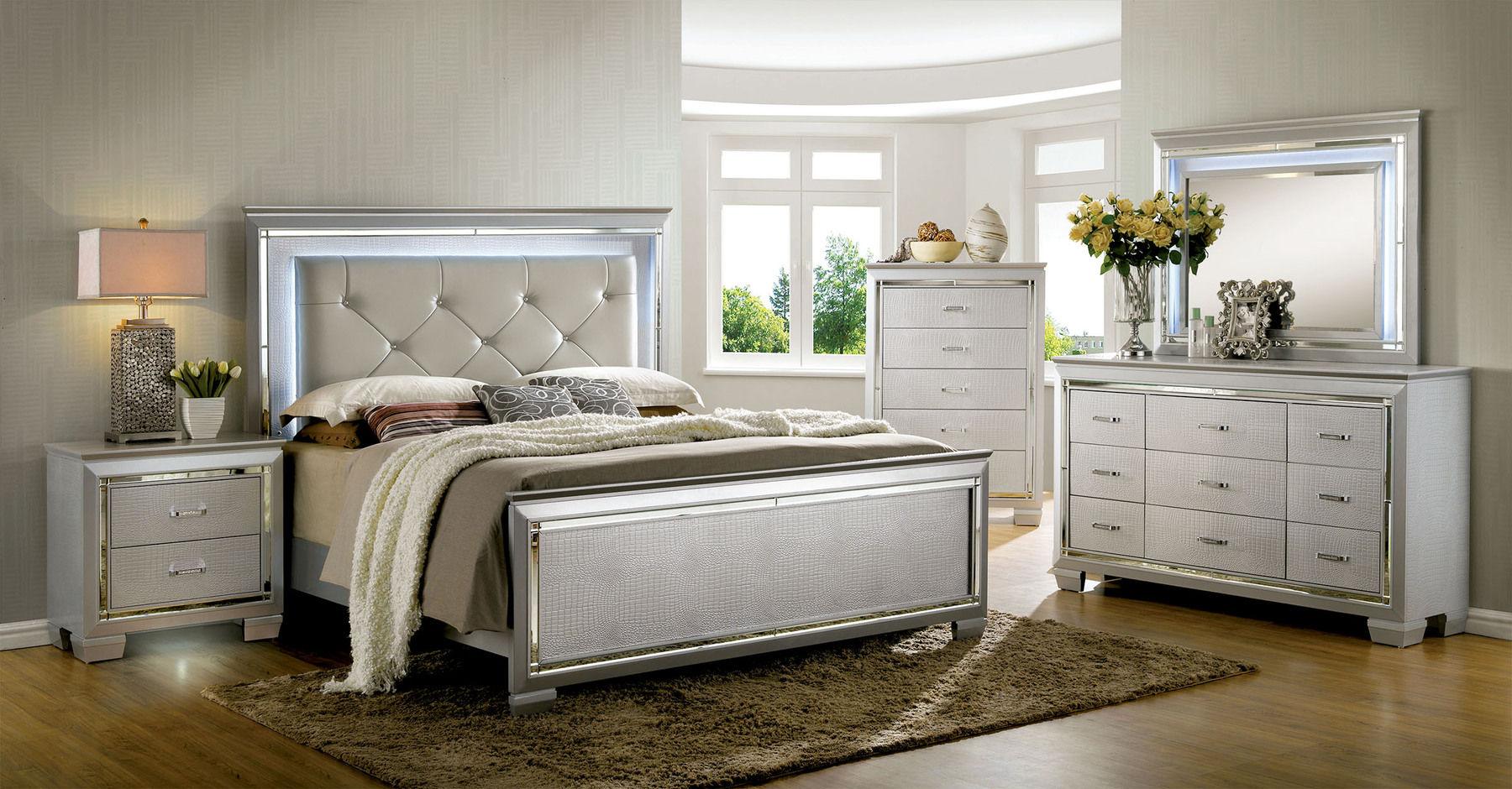 

    
Contemporary Silver Solid Wood CAL Bedroom Set 5pcs Furniture of America CM7979SV-CK Bellanova

