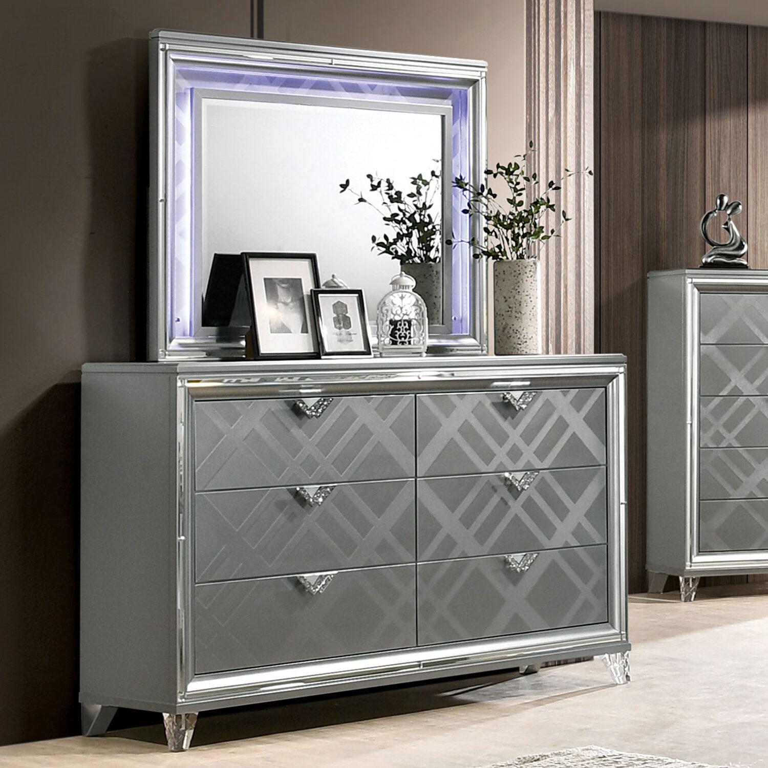

    
 Shop  Contemporary Silver Solid Wood CAL Bedroom Set 6pcs Furniture of America FOA7147 Emmeline
