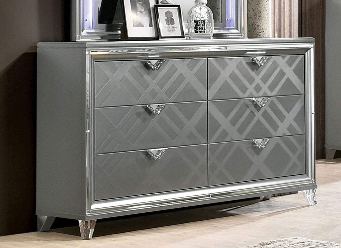 

    
Contemporary Silver Solid Wood Dresser Furniture of America FOA7147D Emmeline
