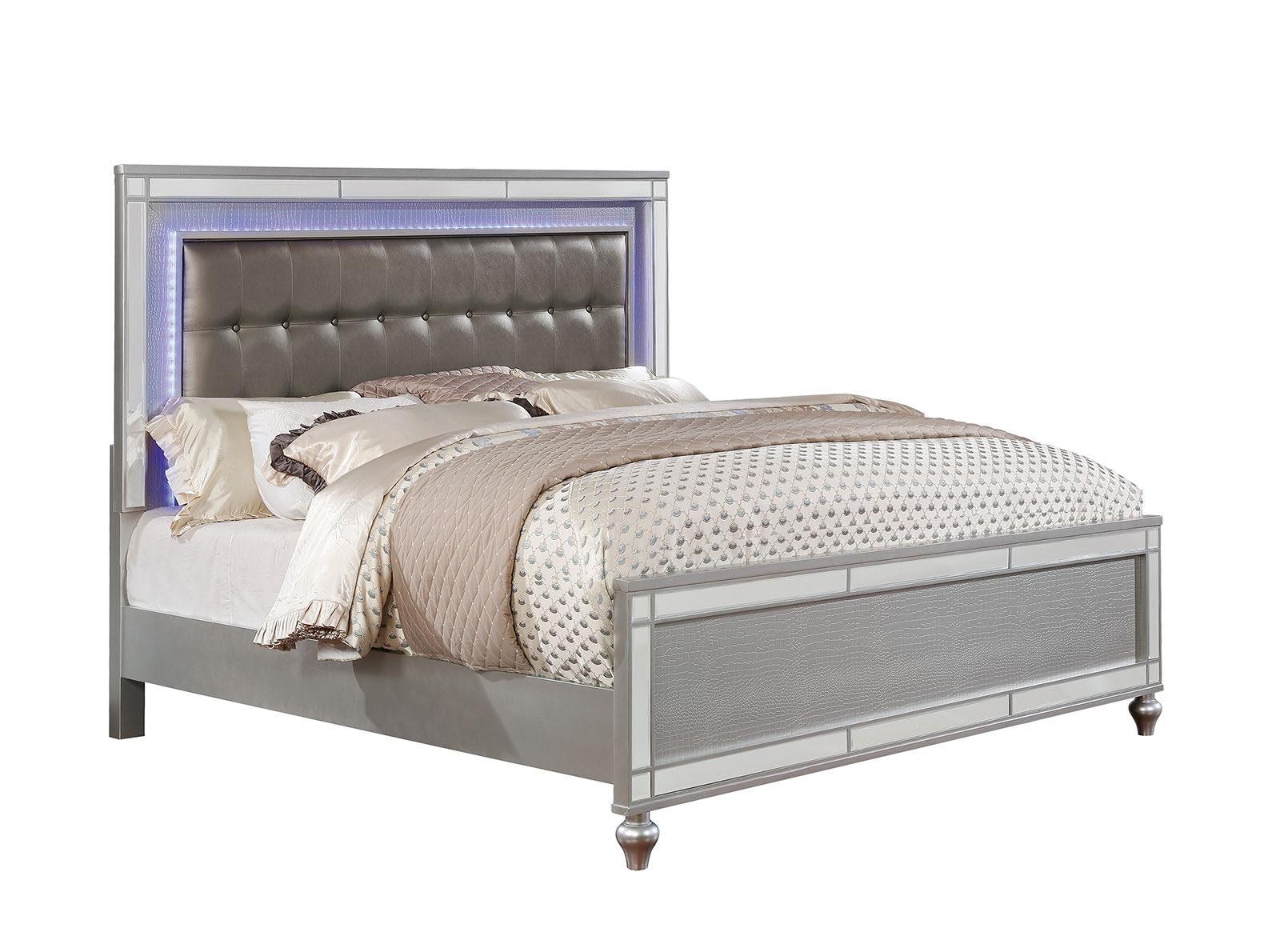 

    
Contemporary Silver Solid Wood King Bedroom Set 5pcs Furniture of America CM7977SV Brachium
