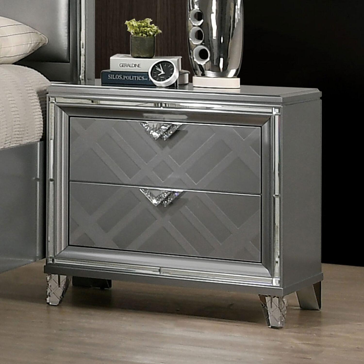 

    
Contemporary Silver Solid Wood Nightstand Furniture of America FOA7147N Emmeline
