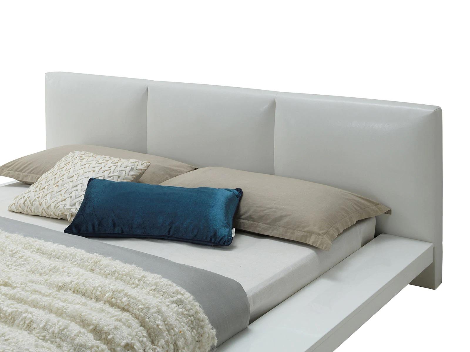 

                    
Furniture of America CHRISTIE CM7550-Q Bed White Leatherette Purchase 
