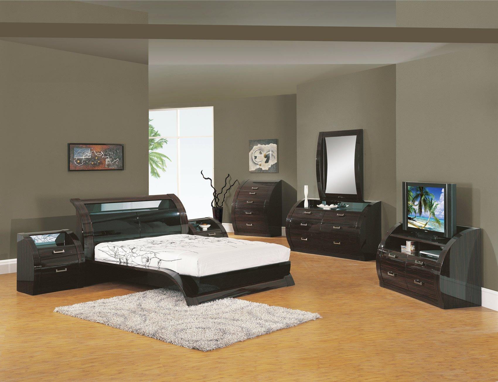 

    
Wenge Zebrano Lacquer Queen Bedroom Set 5Pcs Modern Madison Global United
