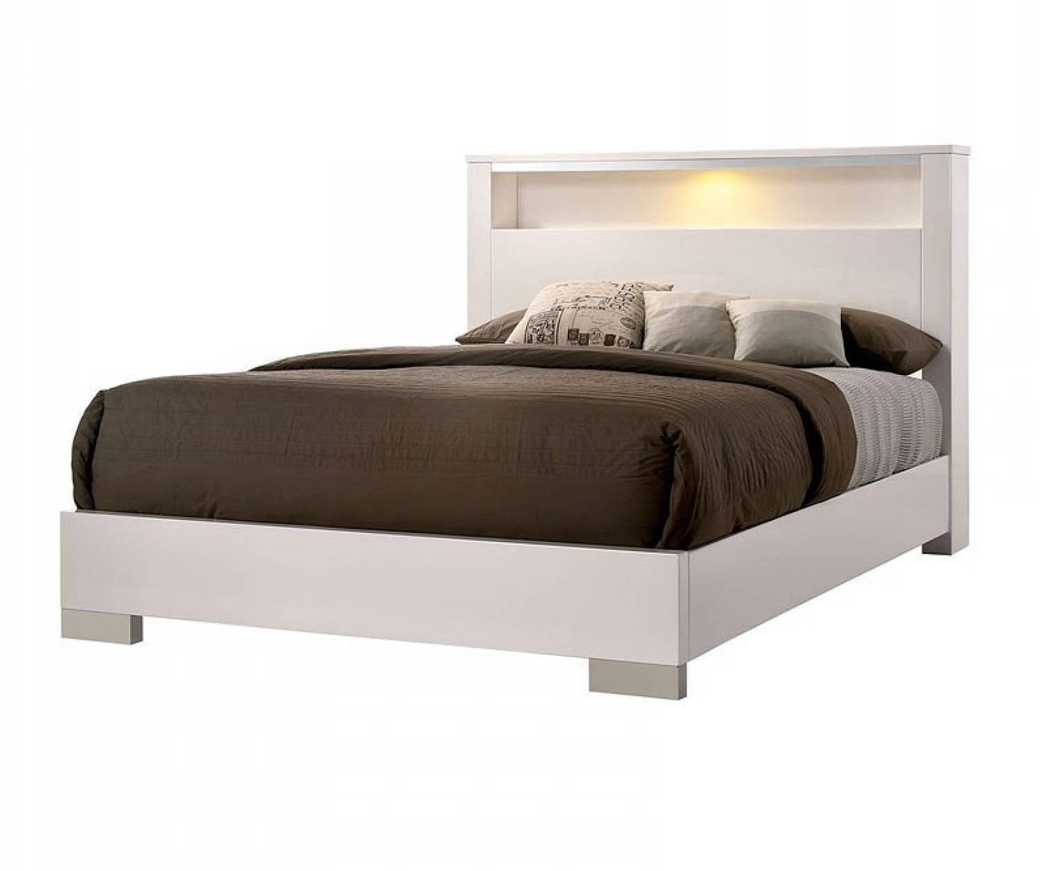 Contemporary Platform Bed CM7049WH-CK Carlie CM7049WH-CK in White 