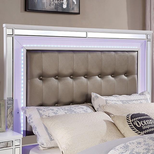 

    
Contemporary White Solid Wood CAL Bed Furniture of America CM7977WH Brachium
