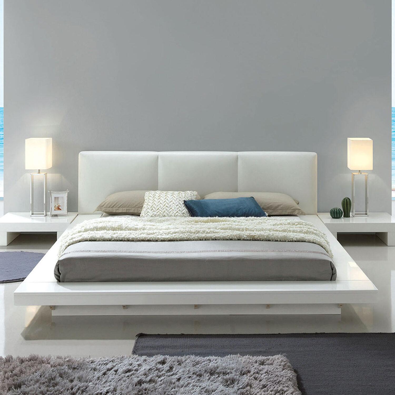 

    
CM7550-CK-3PC Contemporary White Solid Wood CAL Bedroom Set 3pcs Furniture of America CM7550-CK Christie
