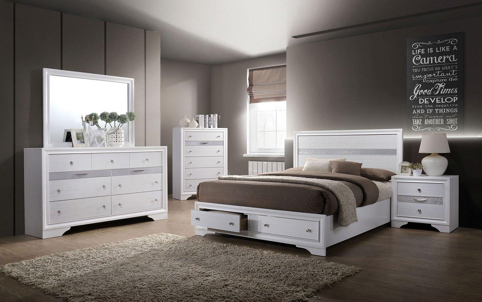 

    
 Shop  Contemporary White Solid Wood King Bedroom Set 3pcs Furniture of America CM7552 Chrissy

