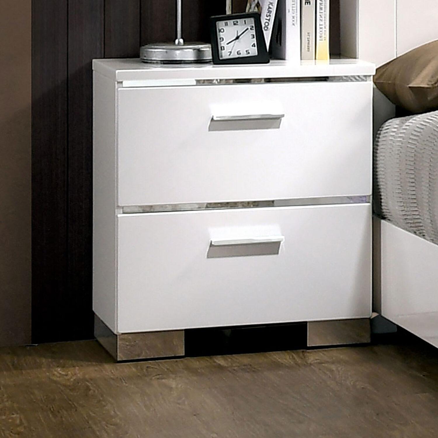 

    
Contemporary White Solid Wood Nightstand Furniture of America CM7049WH-N Carlie
