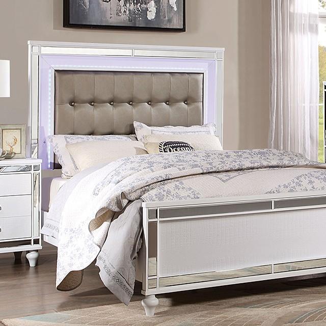 

    
Contemporary White Solid Wood Queen Bedroom Set 3pcs Furniture of America CM7977WH Brachium
