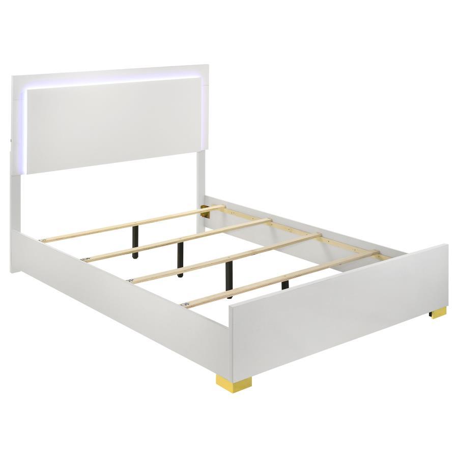 

    
Coaster Marceline White Panel Bed 222931F Panel Bed White/Gold 222931F
