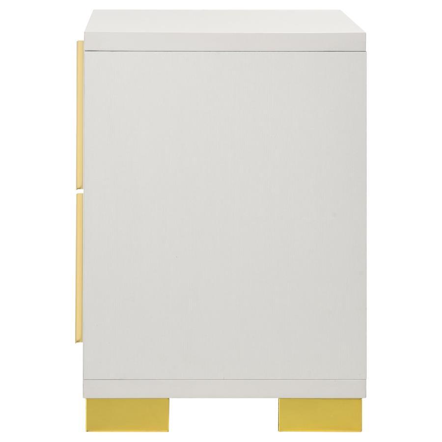

    
 Photo  Contemporary White Wood King Panel Bedroom Set 3PCS Coaster Marceline 222931KE
