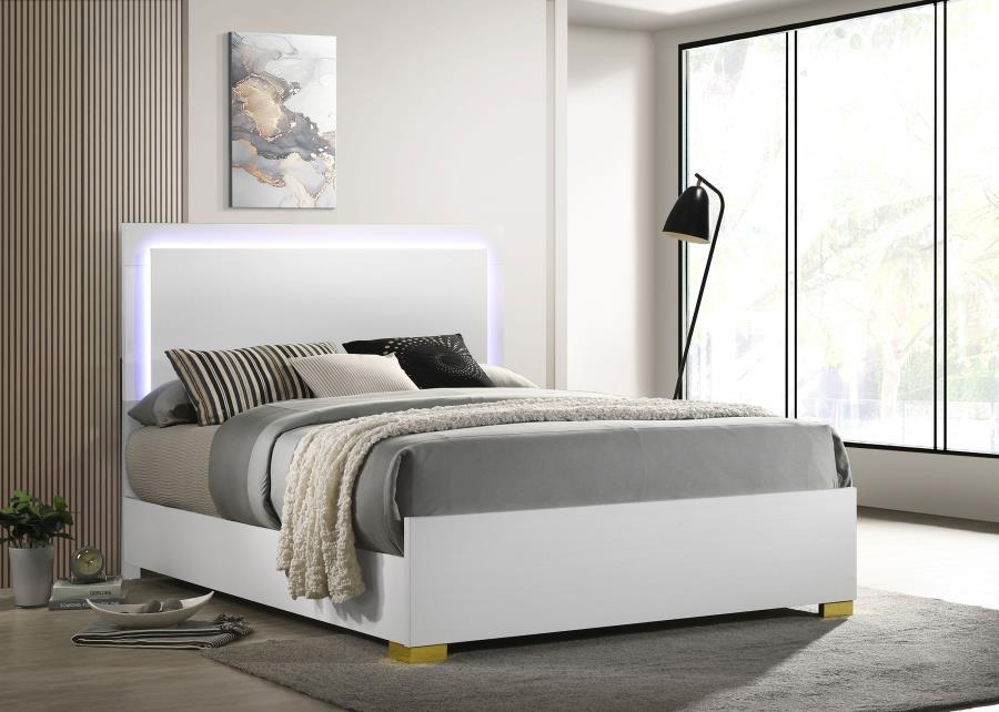 

    
Contemporary White Wood Queen Panel Bed Coaster Marceline 222931Q
