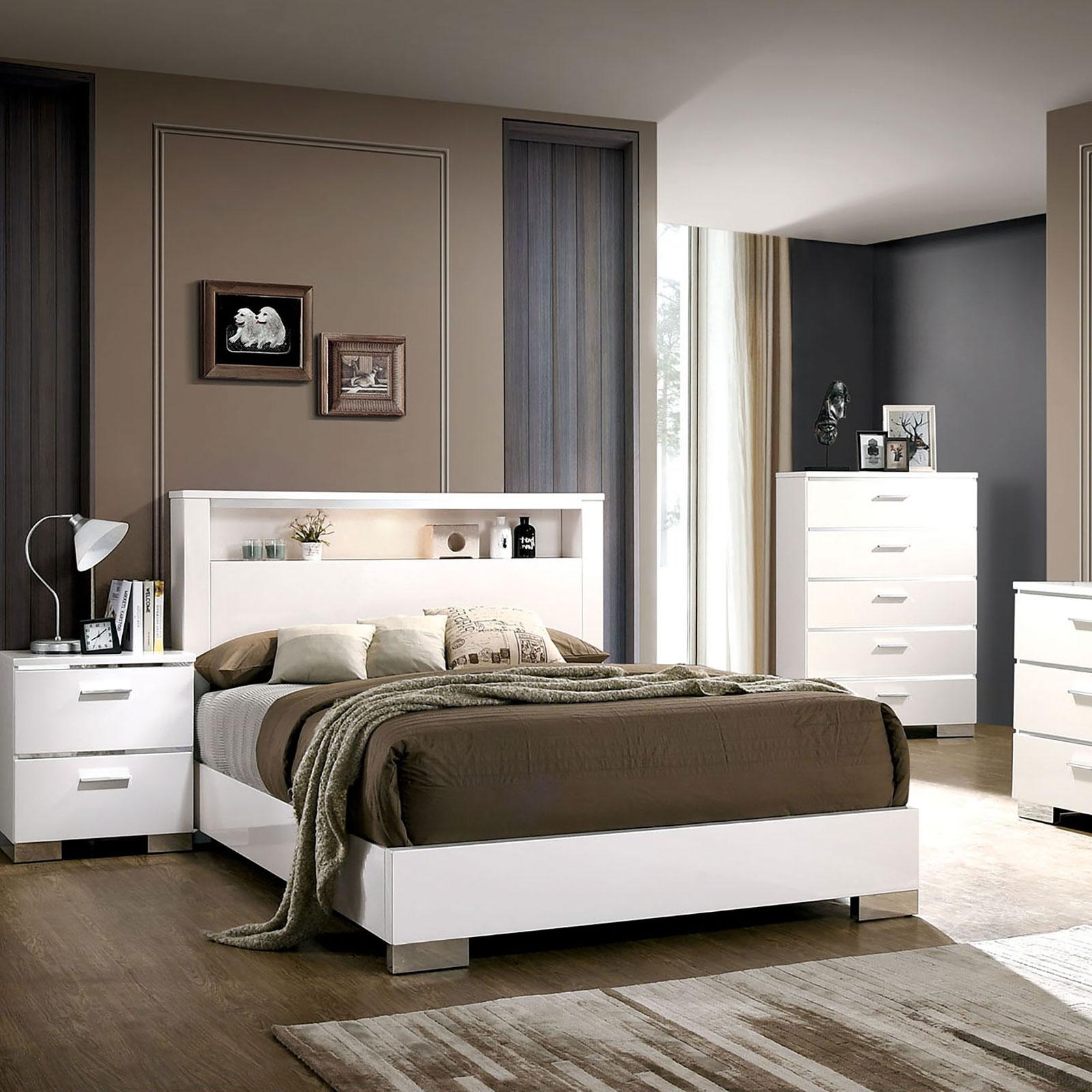 Contemporary Platform Bed CARLIE CM7049WH-EK CM7049WH-EK-BED in White 