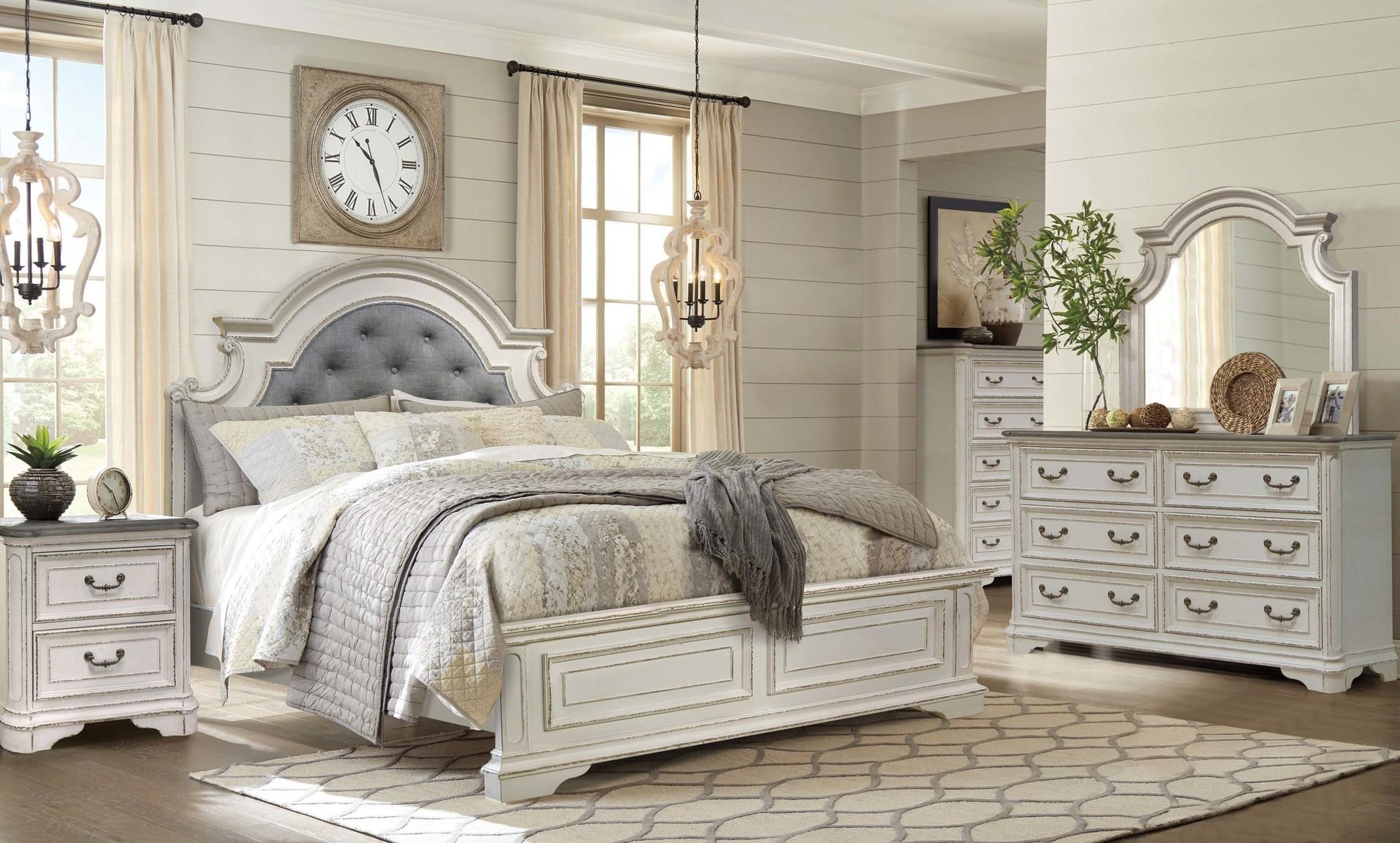 

    
Country Distressed Whitewash Upholstered Queen Bedroom Set 4Pcs McFerran B738
