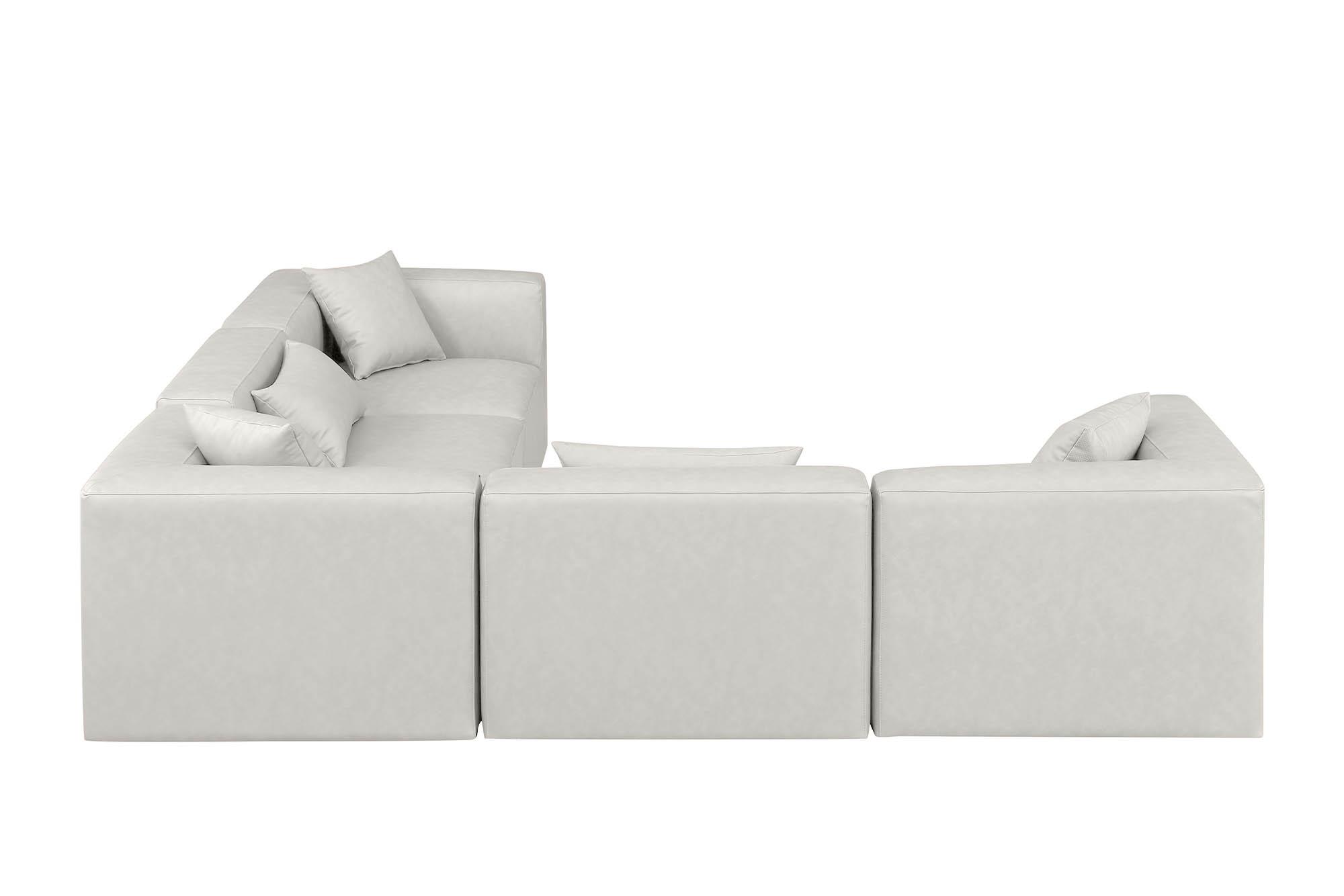 

    
668Cream-Sec5C Meridian Furniture Modular Sectional Sofa
