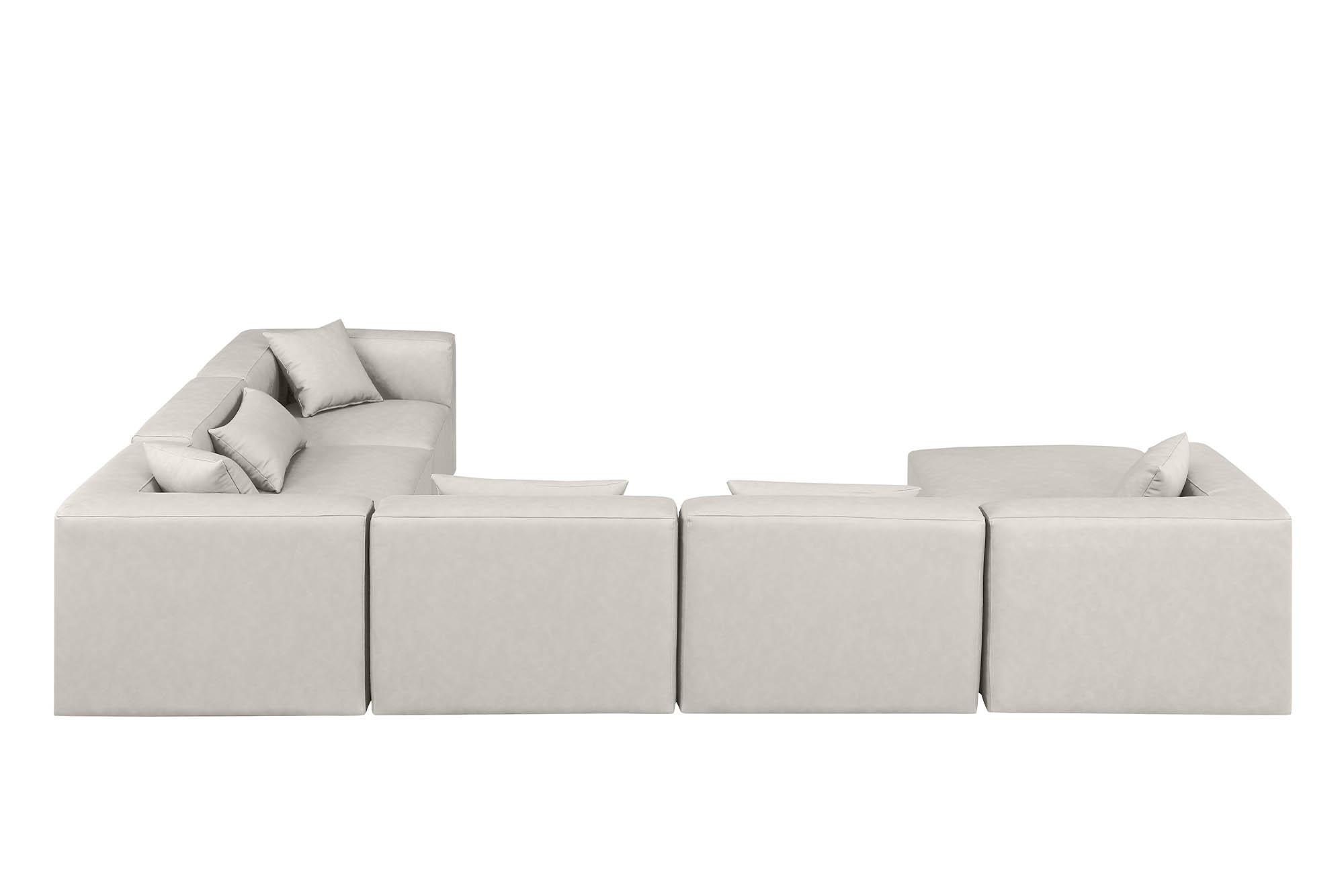 

    
668Cream-Sec7A Meridian Furniture Modular Sectional Sofa
