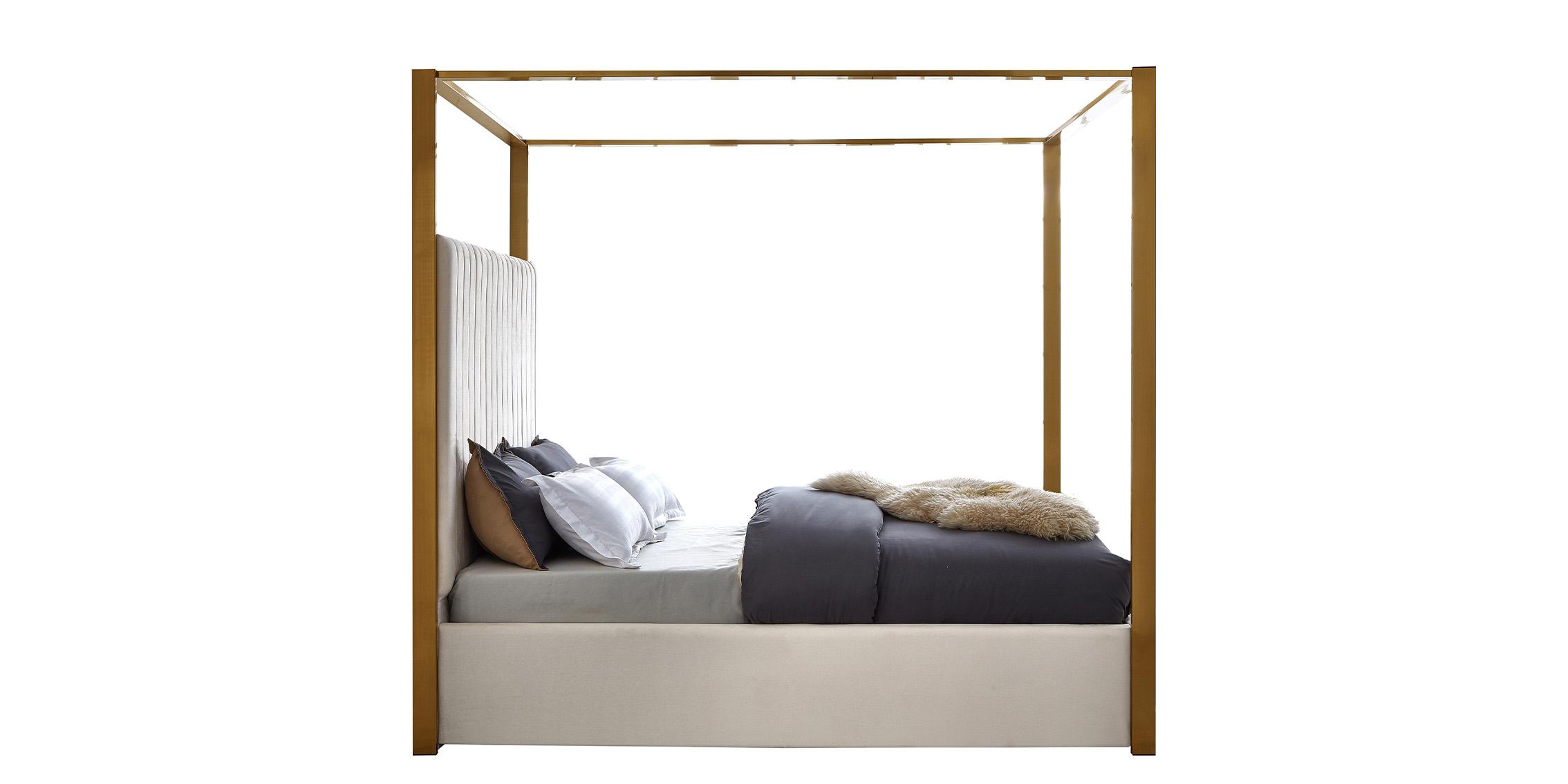 

    
JonesCream-K Meridian Furniture Poster Bed
