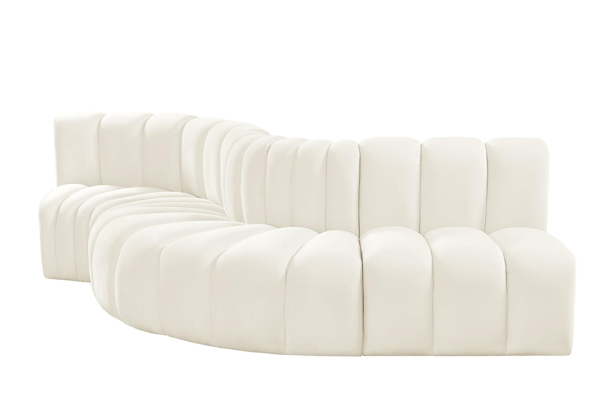 

        
Meridian Furniture ARC 103Cream-S5B Modular Sectional Sofa Cream Velvet 094308298511
