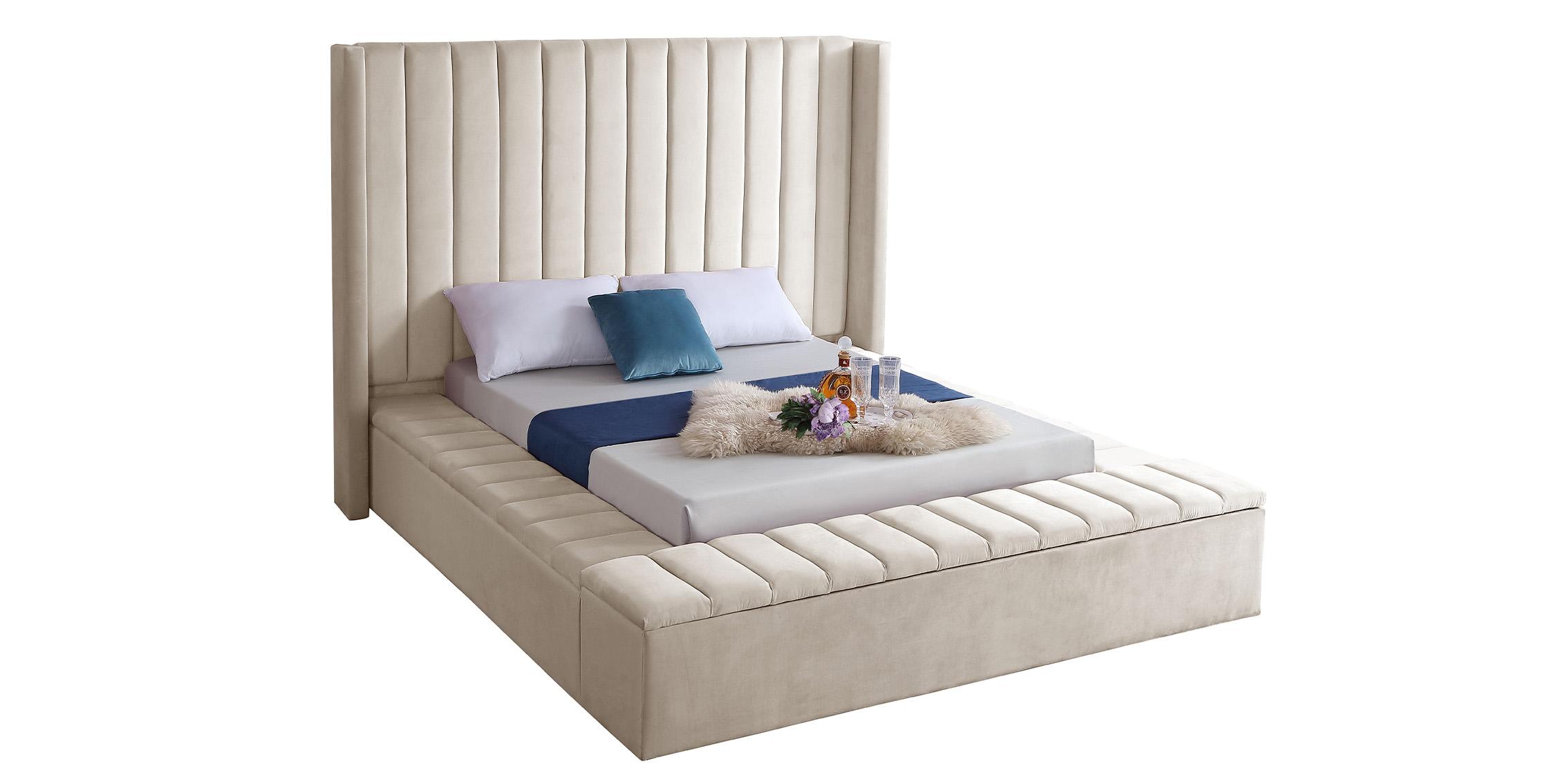 

    
Cream Velvet Channel Tufted Storage Full Bed KIKI Meridian Contemporary Modern
