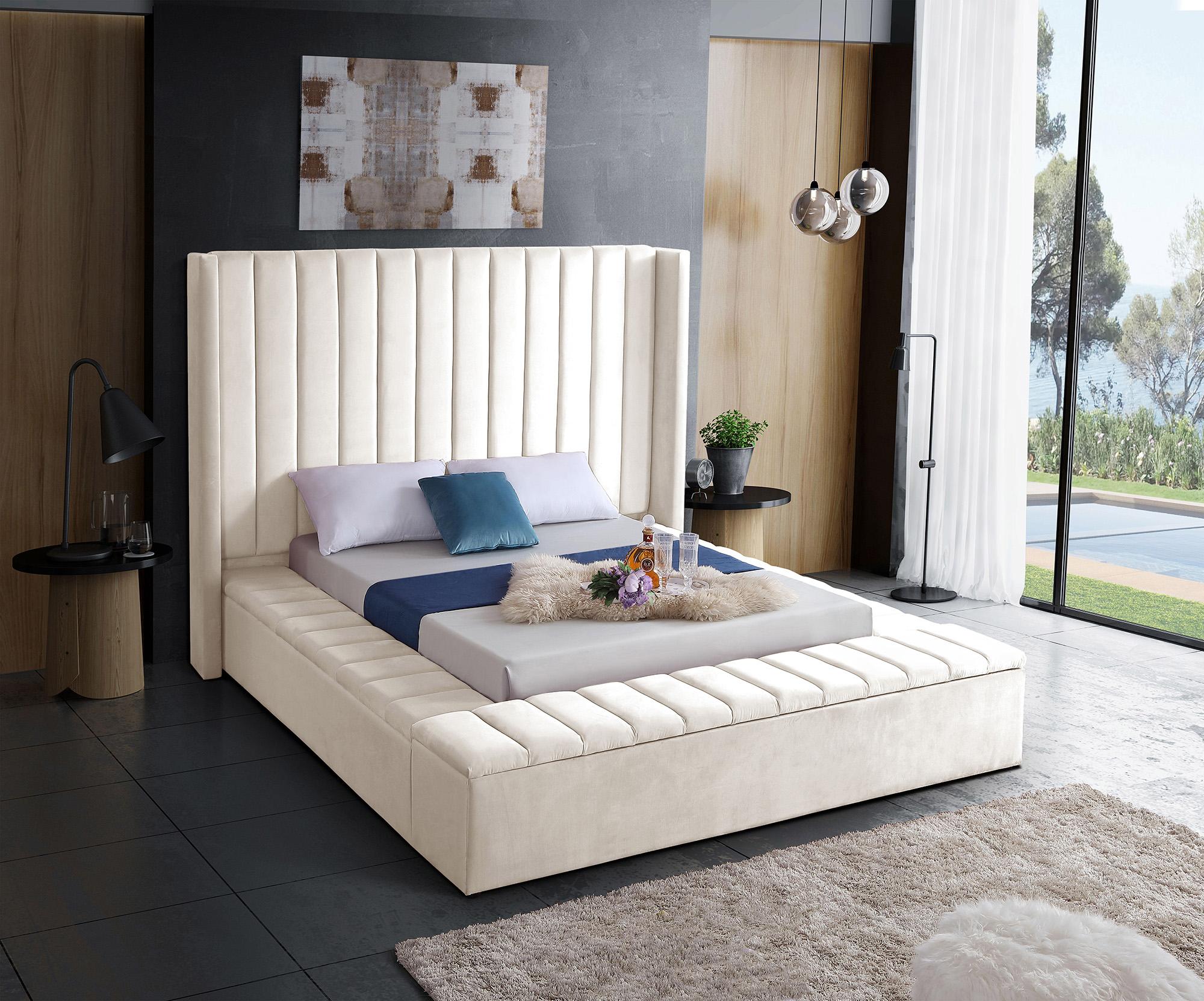 

    
Cream Velvet Channel Tufted Storage Full Bed KIKI Meridian Contemporary Modern
