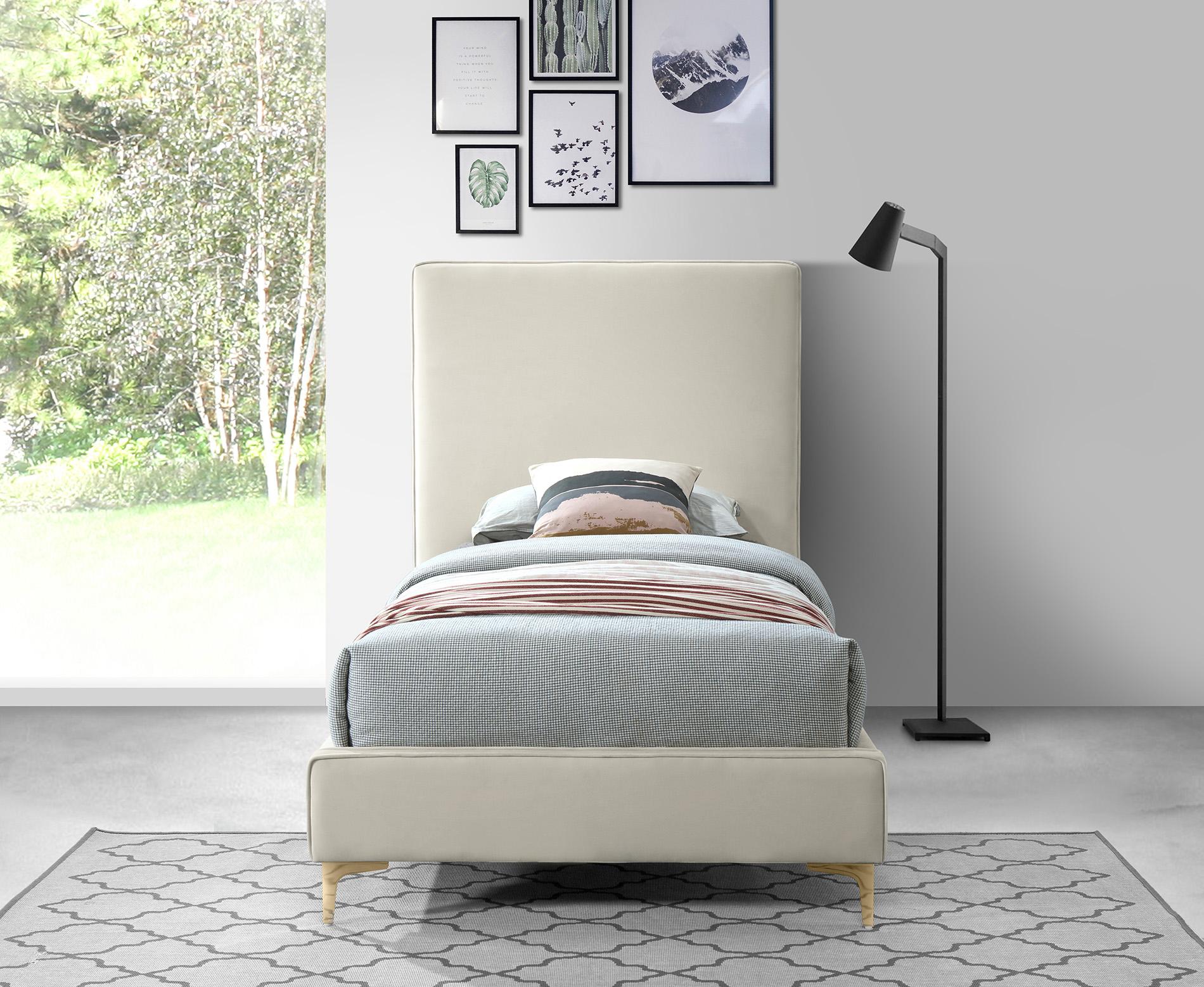 

        
Meridian Furniture GERI GeriCream-T Platform Bed Cream Fabric 753359804019
