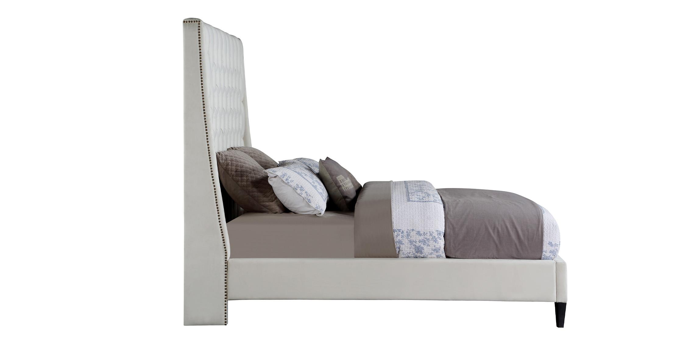 

        
Meridian Furniture FRITZ FritzCream-K Platform Bed Cream Velvet 094308251608

