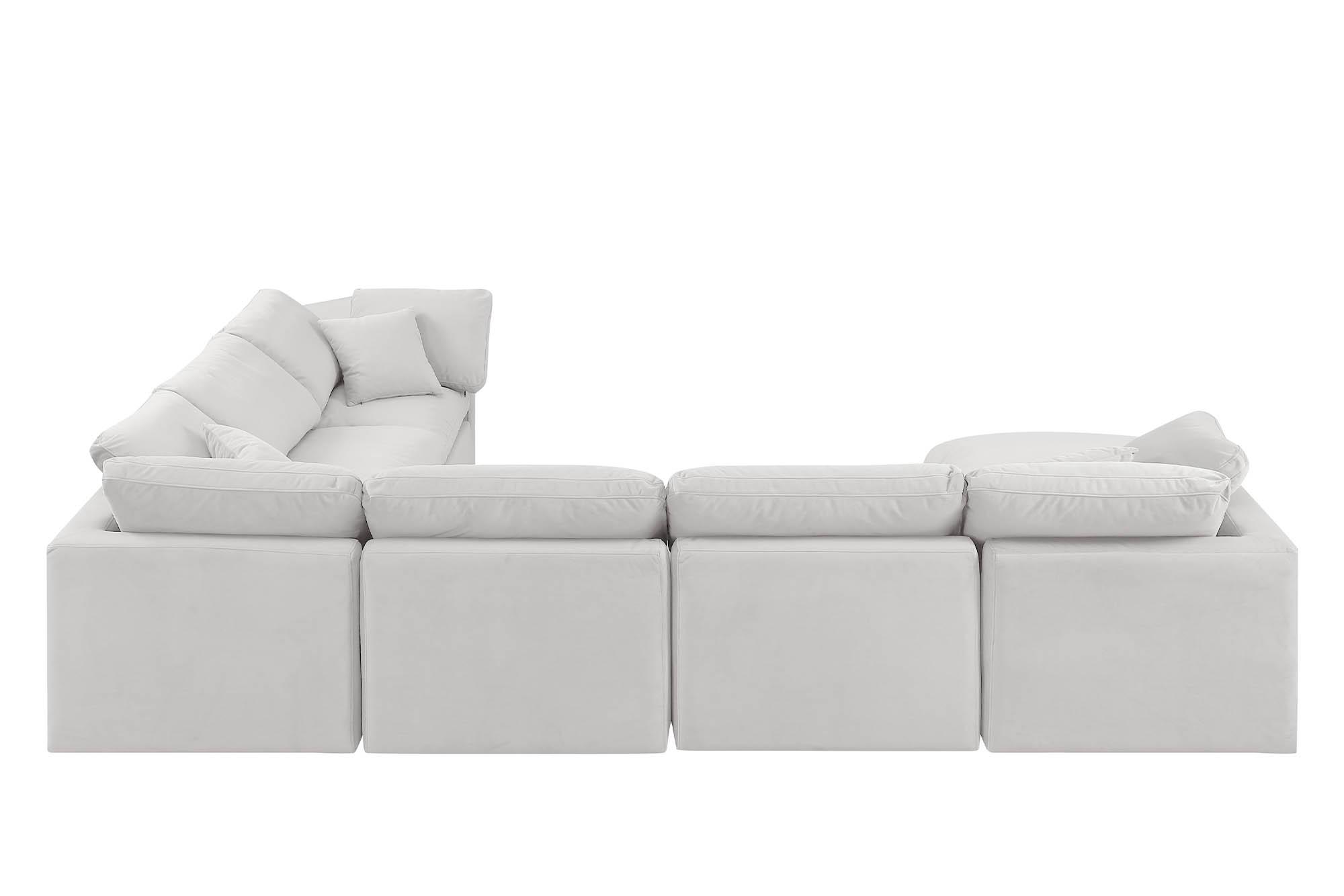 

    
147Cream-Sec7A Meridian Furniture Modular Sectional Sofa
