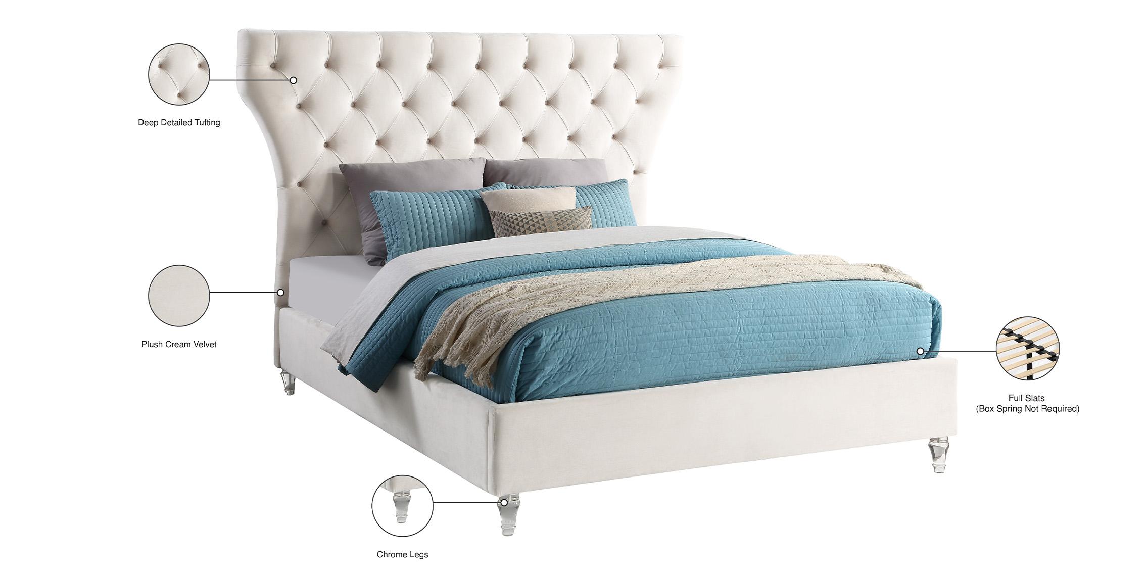 

    
KiraCream-Q Meridian Furniture Platform Bed
