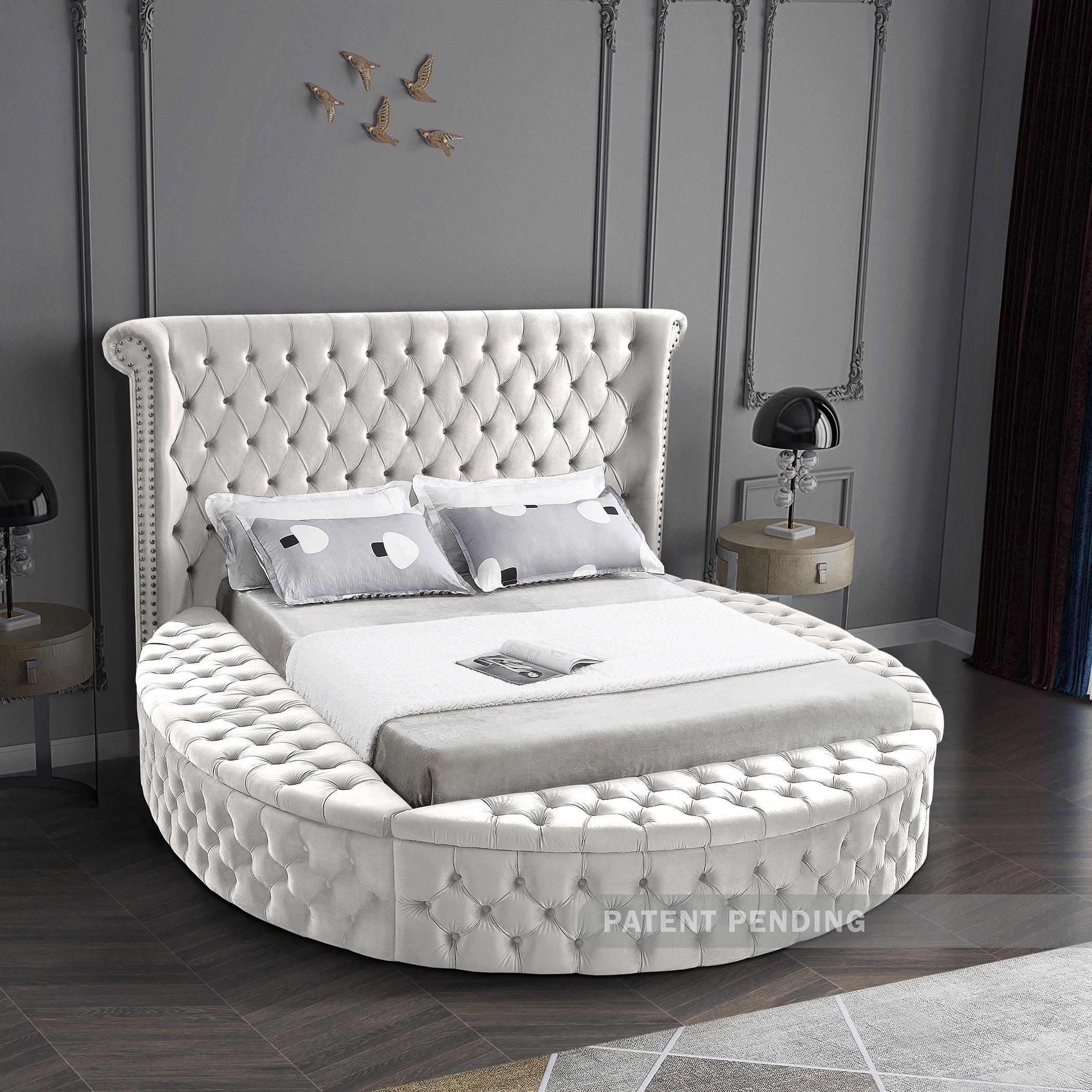 

    
LuxusCream-Q Meridian Furniture Storage Bed
