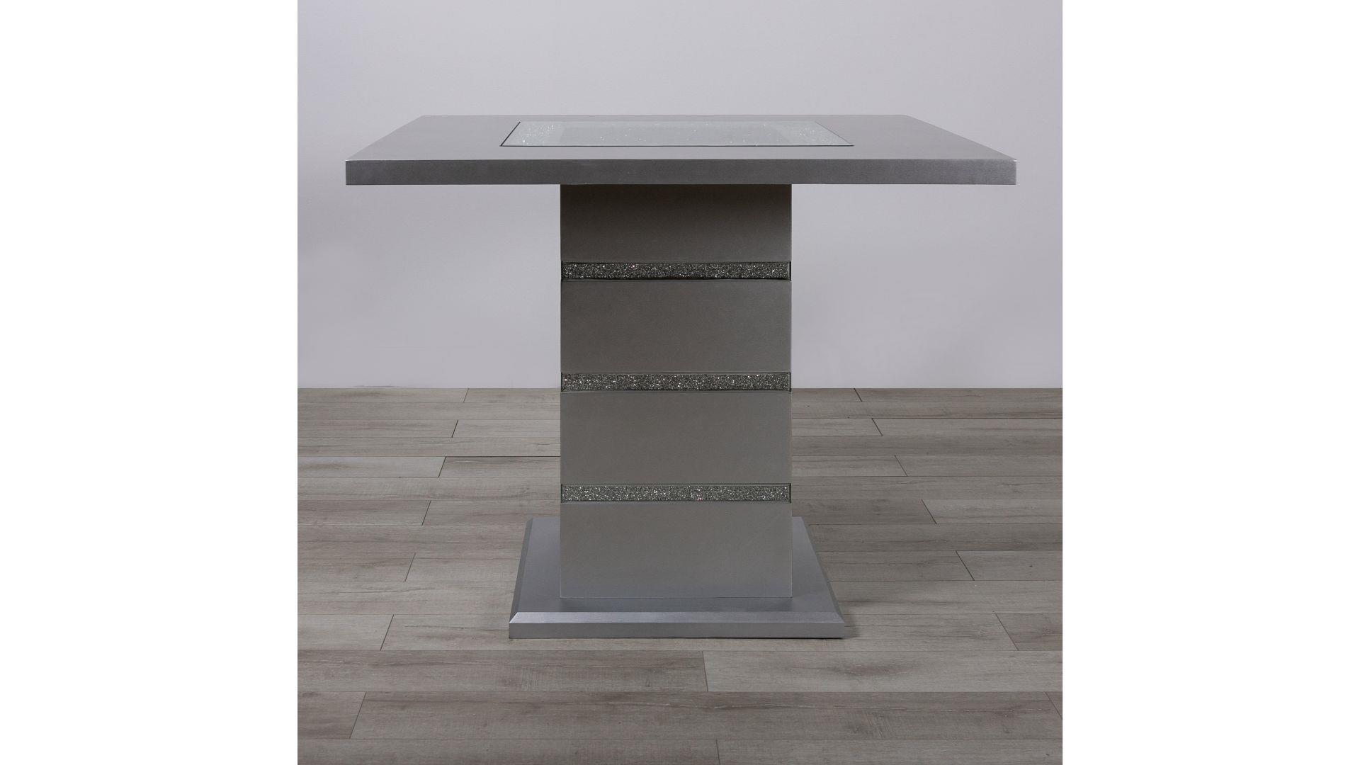 

    
Global Furniture USA D1903BT Counter Height Table White/Silver D1903BT
