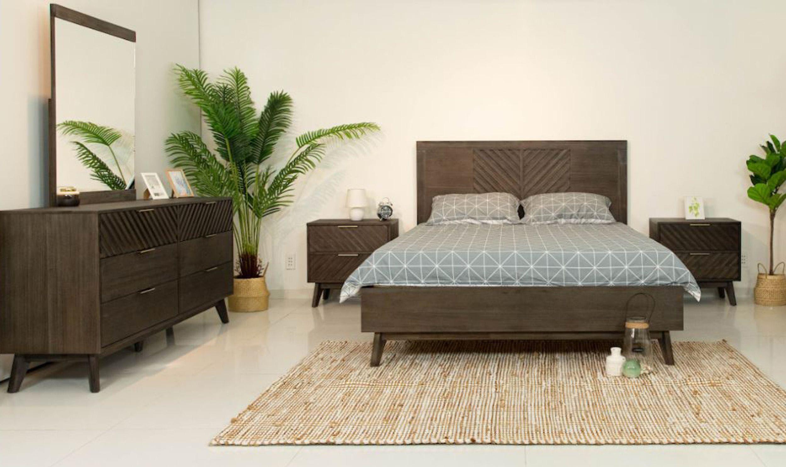 

    
Dark Brown Acacia Bed Queen Panel Bedroom Set 5Pcs by VIG Modrest Daisy
