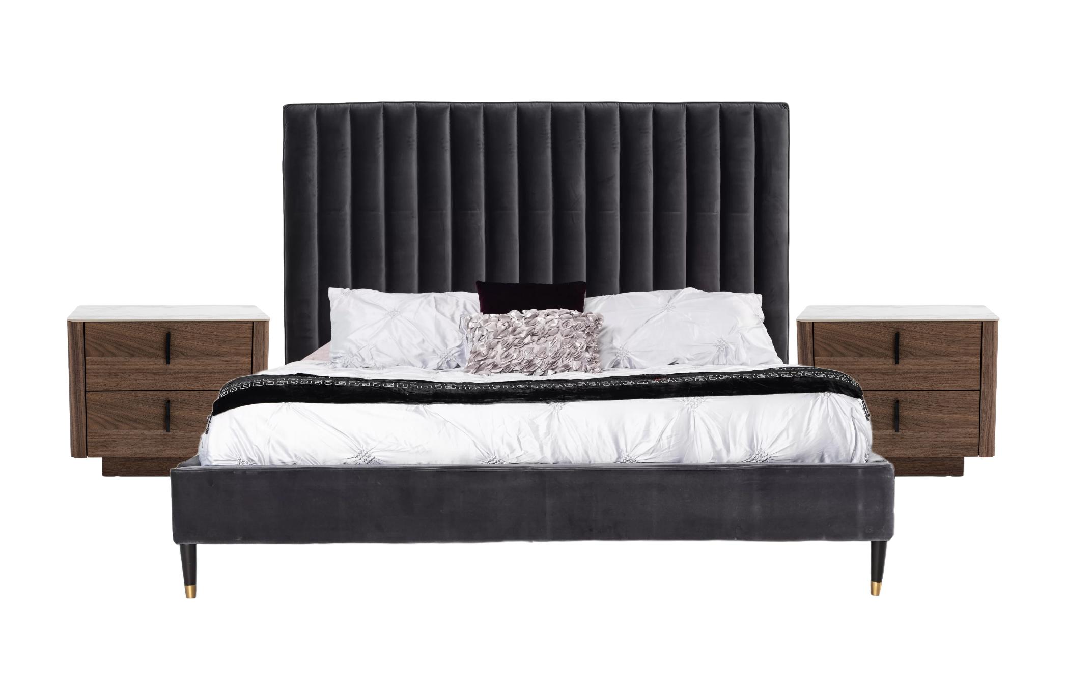 

    
Dark Grey Velvet Queen Size Panel Bedroom Set by VIG Modrest Hemlock
