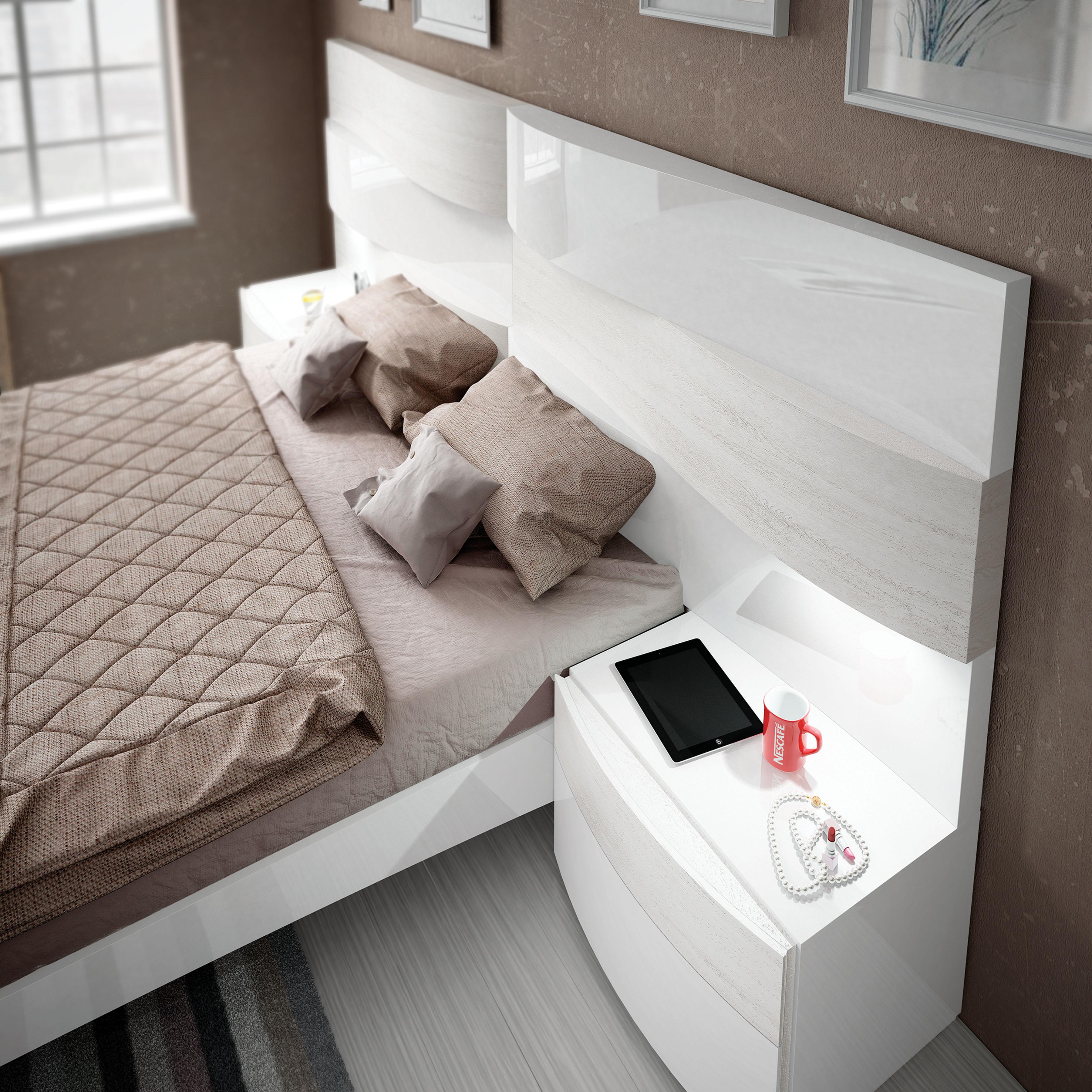

    
ESF Cordoba Platform Bedroom Set White/Ivory ESF-Cordoba-Q-2NDM-5PC
