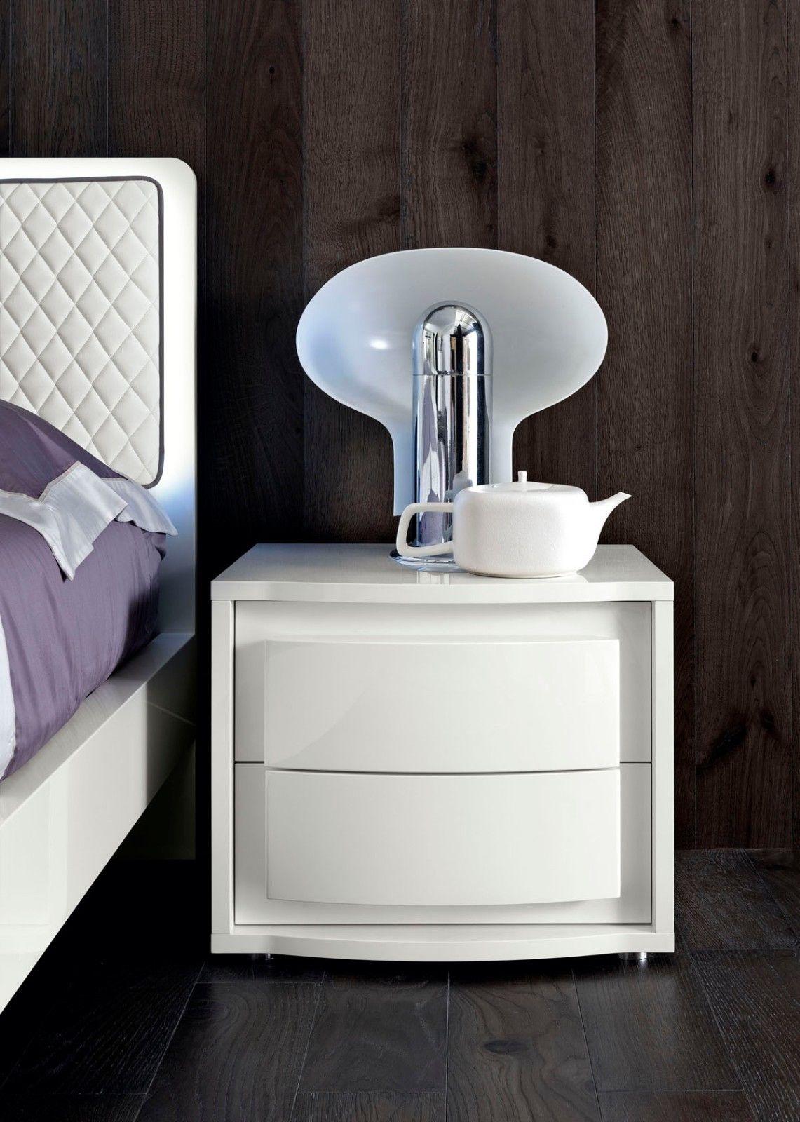 

    
ESF Dama Bianca-EK-2N-3PC Glossy White Leather King Bedroom Set 3Pcs Modern Made In Italy ESF Dama Bianca
