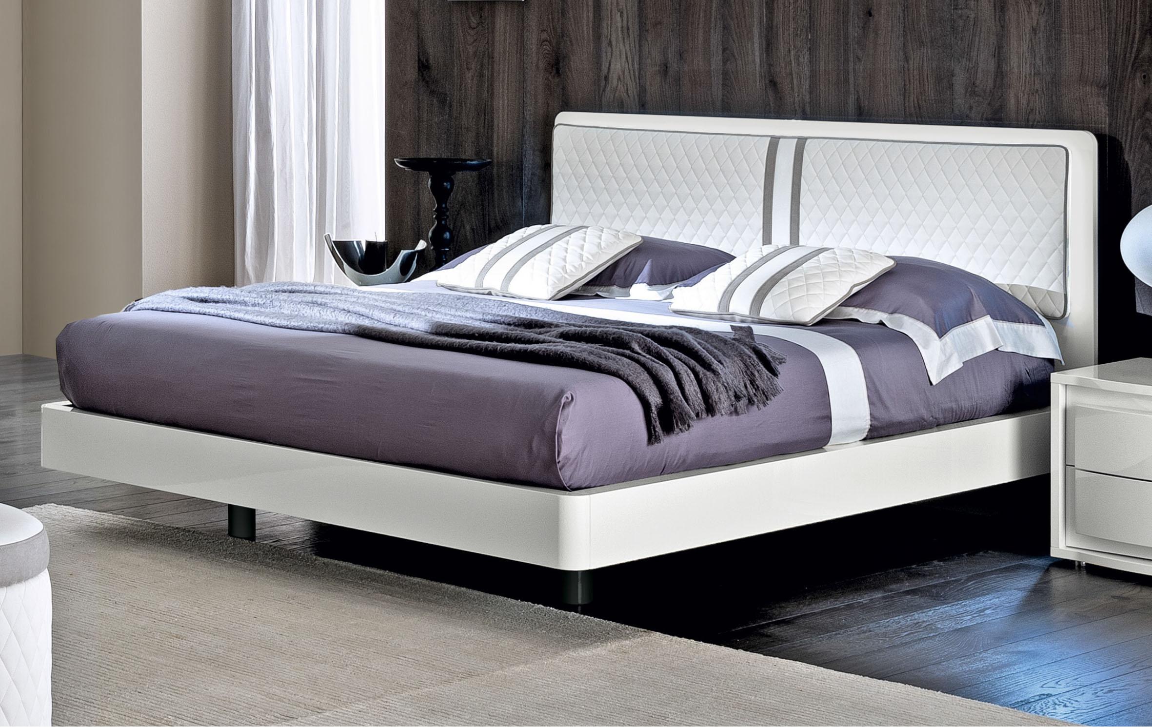 Contemporary Platform Bedroom Set Dama Bianca ESF Dama Bianca-Q-2N-3PC in White Eco-Leather