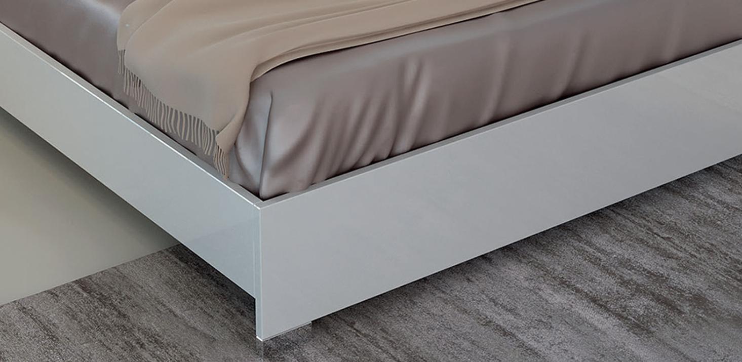 

                    
ESF Mangano Platform Bedroom Set White/Silver Eco Leather Purchase 
