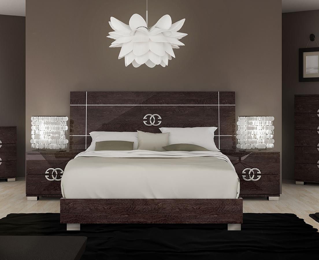 

    
ESF Prestige CLASSIC Platform Bedroom Set Walnut PRESTIGE-BED-EK-2N-3PC
