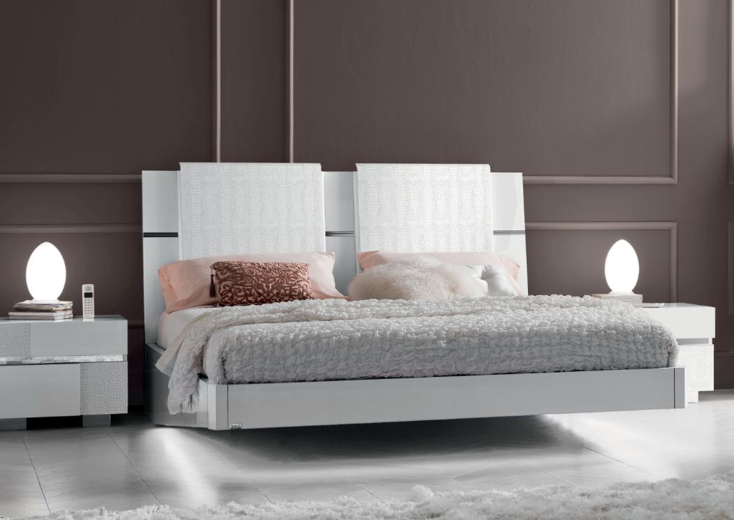 

    
ESF Status Caprice Gloss White Veneer Crocodile Texture King Bedroom Set 3Pcs
