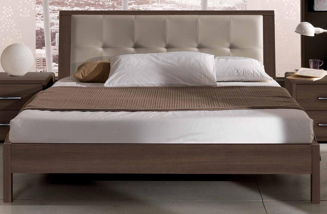 

    
ESF Teseo Warm Brown Tufted Cream Queen Bed Modern Made In Italy
