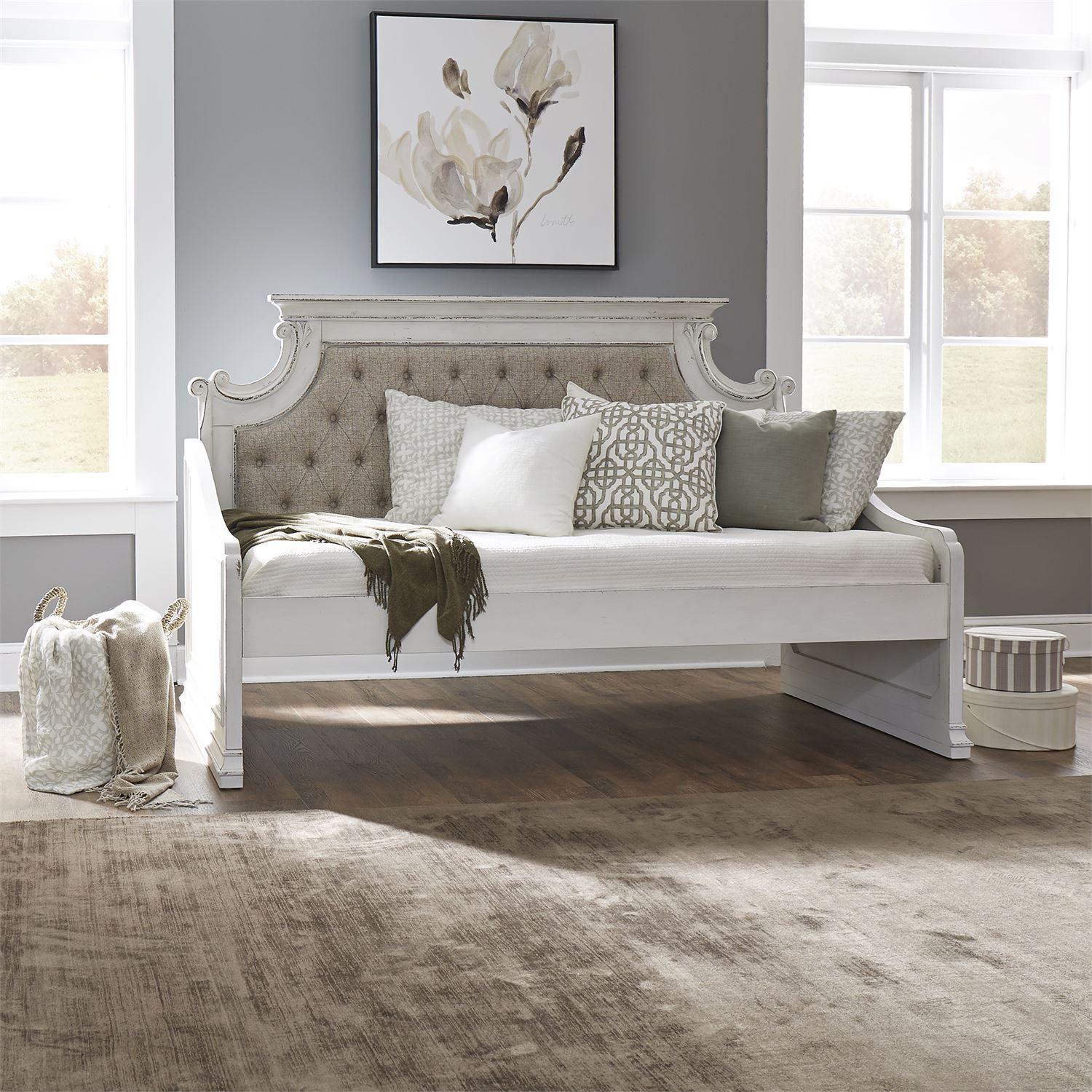 European Traditional Daybed Magnolia Manor  (244-DAY) Daybed 244-DAY-TDB in White Chenille