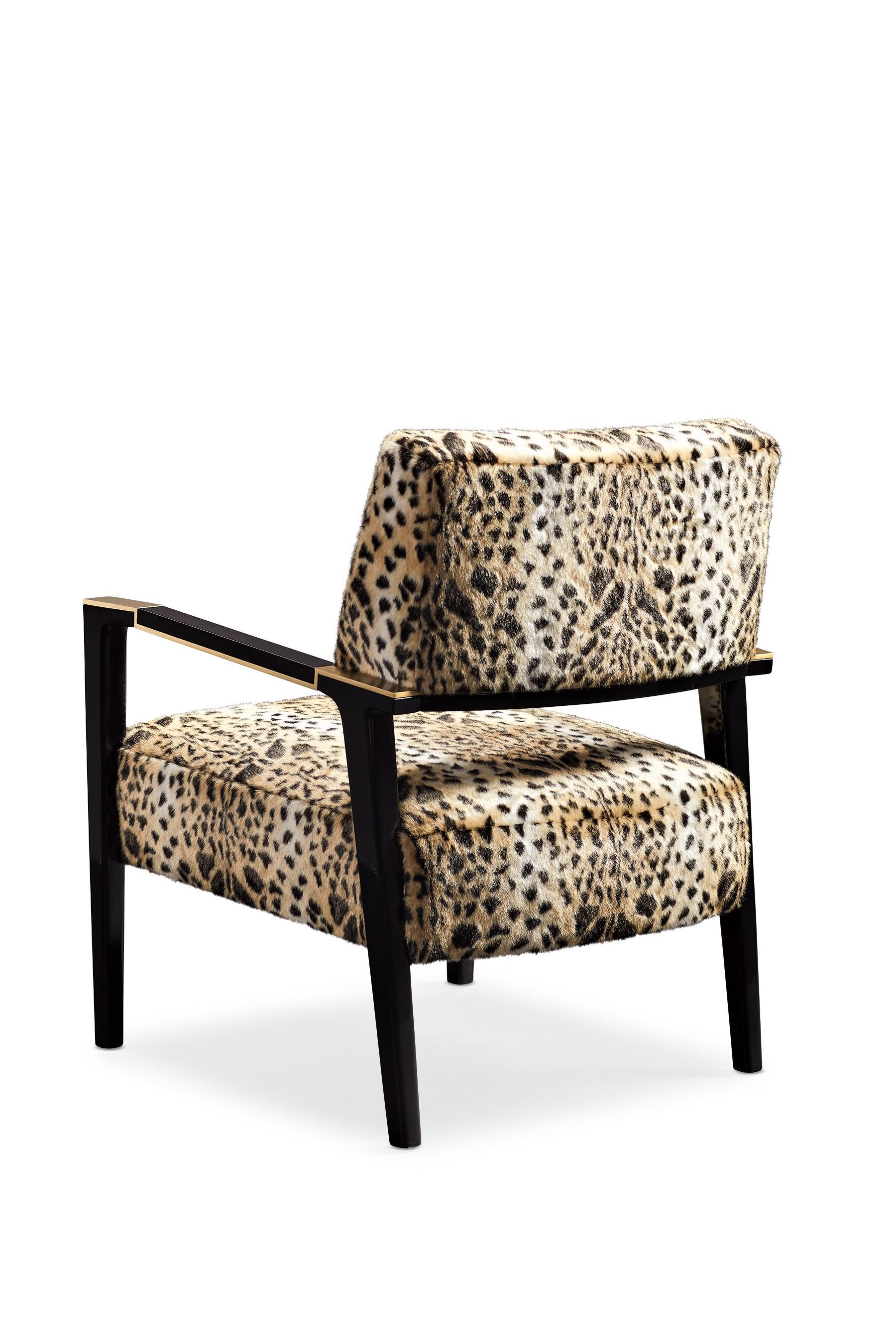 

        
Caracole DAUPHINE CHAIR Accent Chair Brown Fur 662896031041
